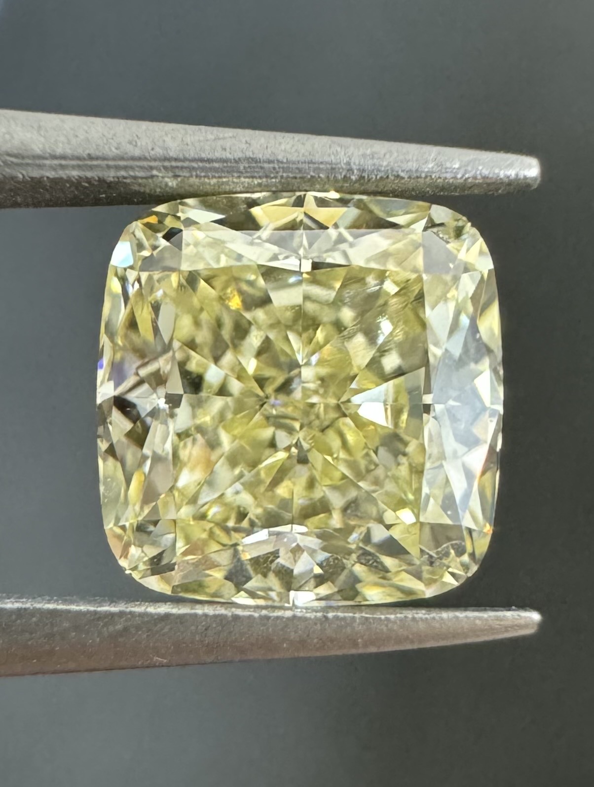 1.36ct Cushion SINGLE image 2 of 3