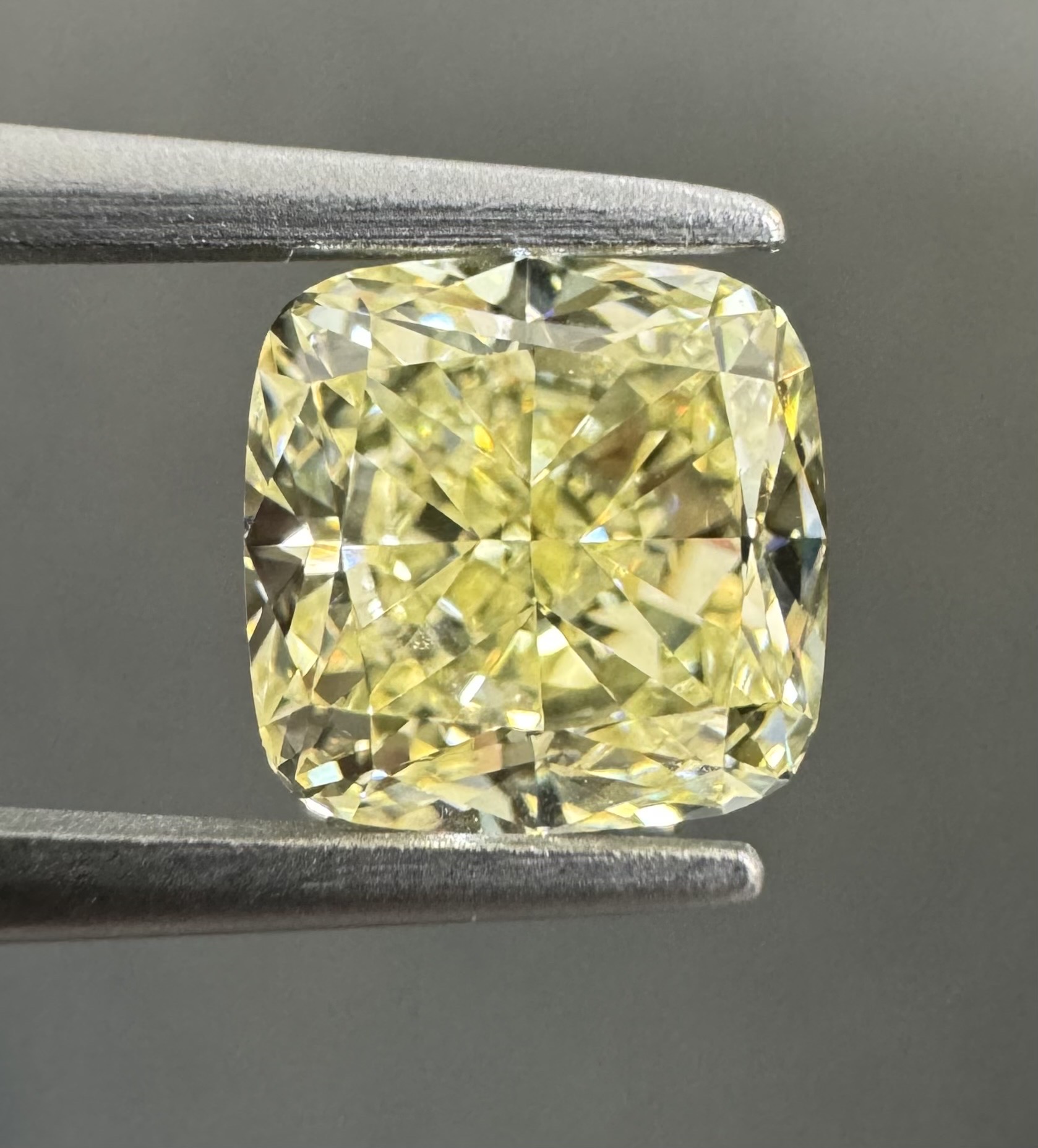 1.62ct Cushion SINGLE image 2 of 3