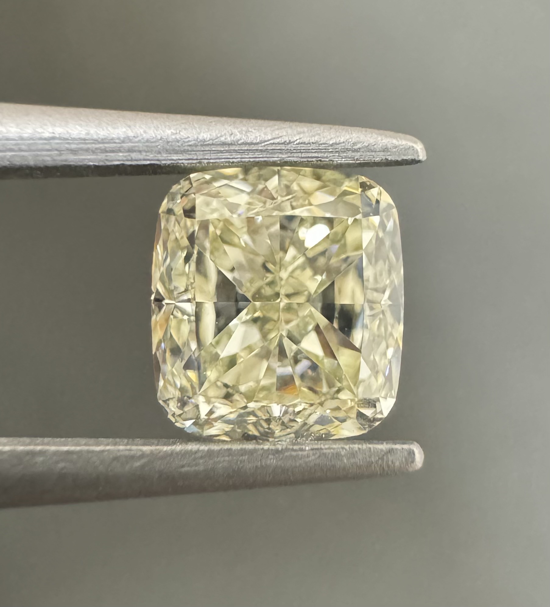 1.01ct Cushion SINGLE image 3 of 4