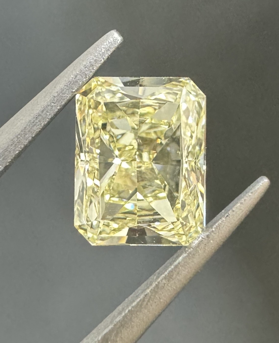 1.01ct Radiant SINGLE image 3 of 4