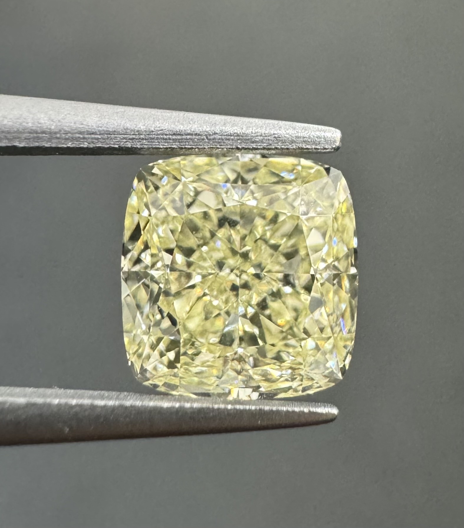 1.73ct Cushion SINGLE image 2 of 2