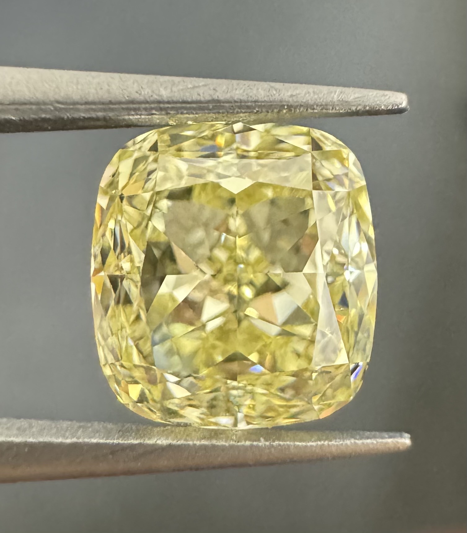 1.64ct Cushion SINGLE image 2 of 3