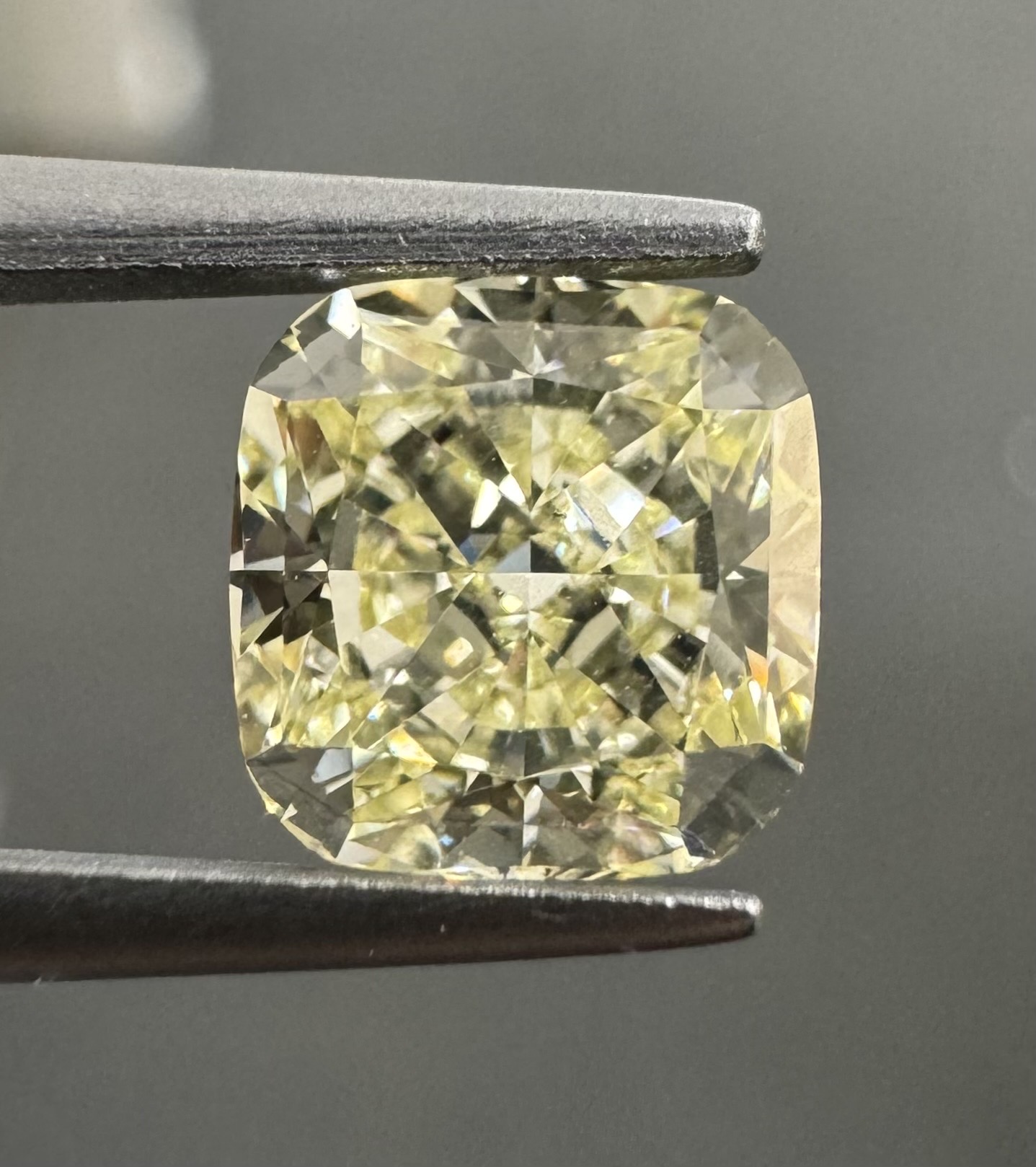1.41ct Cushion SINGLE image 2 of 3