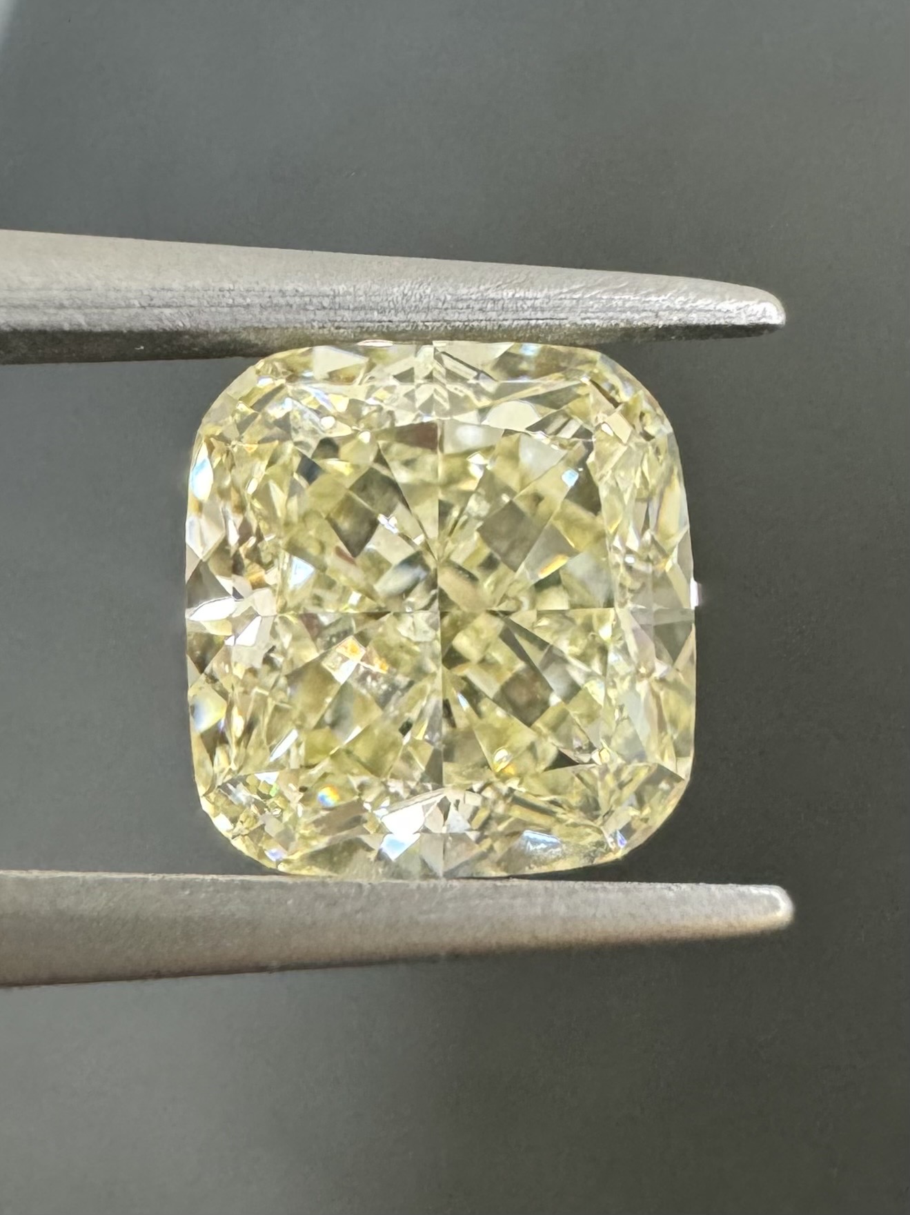 2.25ct Cushion SINGLE image 2 of 2