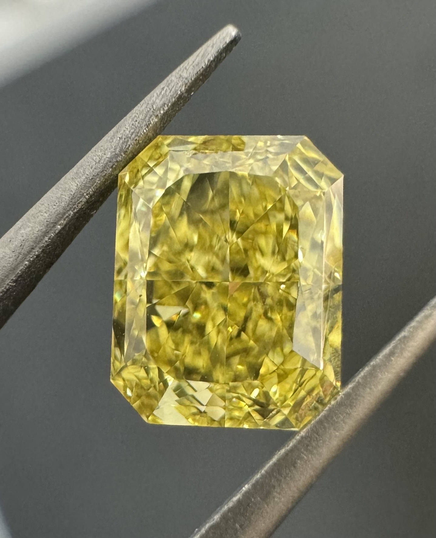 1.27ct Radiant SINGLE image 2 of 3
