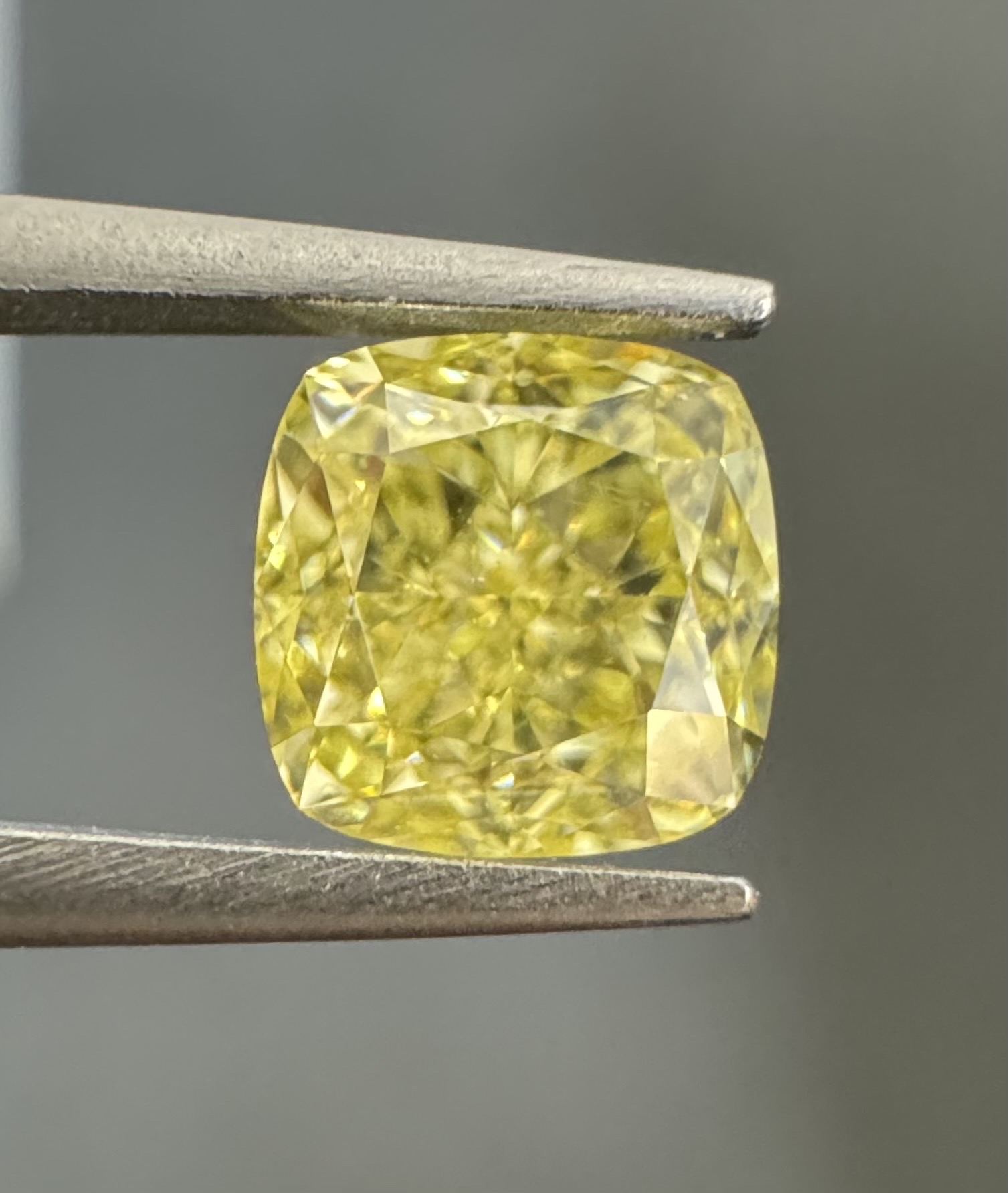 1.01ct Cushion SINGLE image 2 of 3