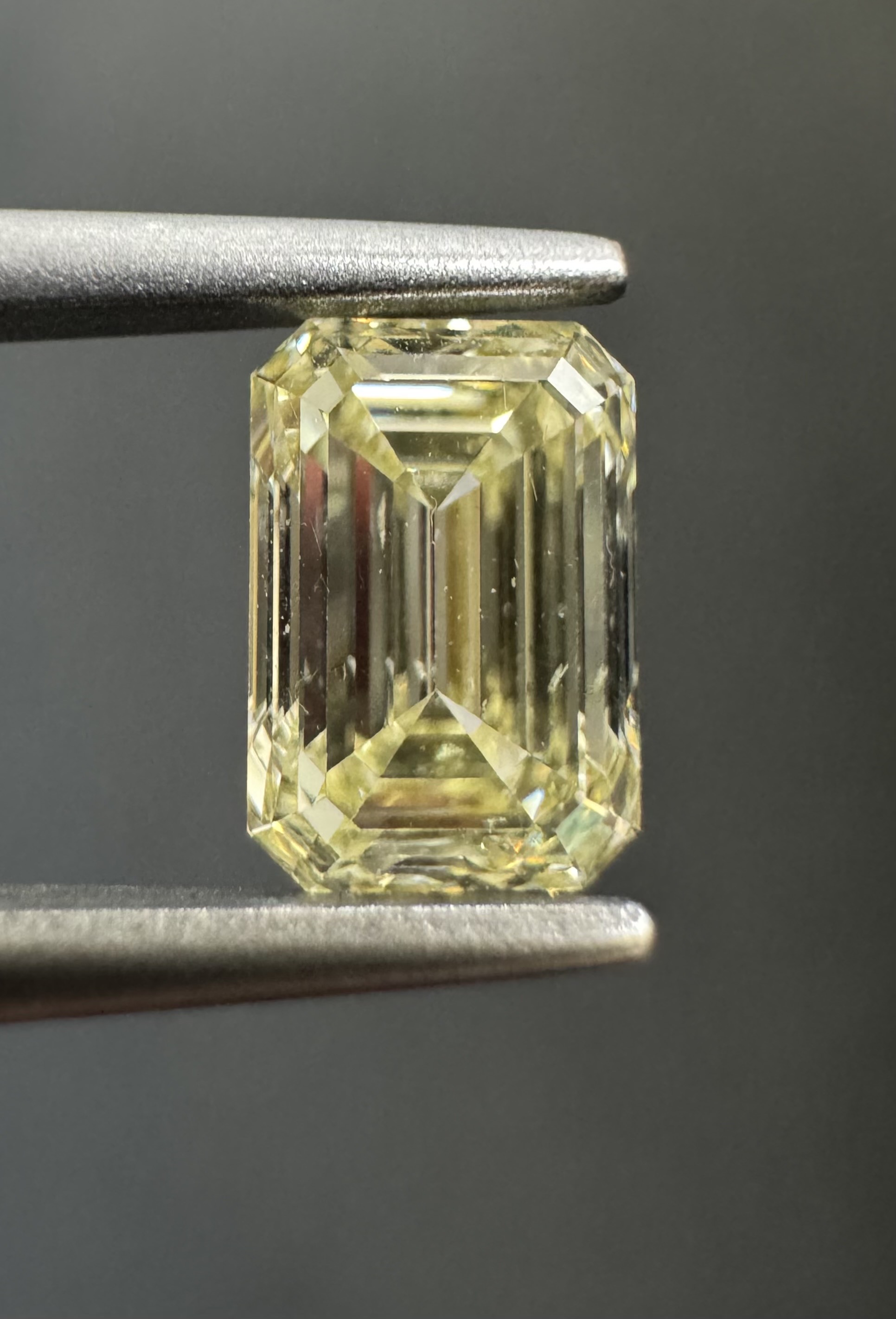 1.01ct Emerald Cut SINGLE image 2 of 3