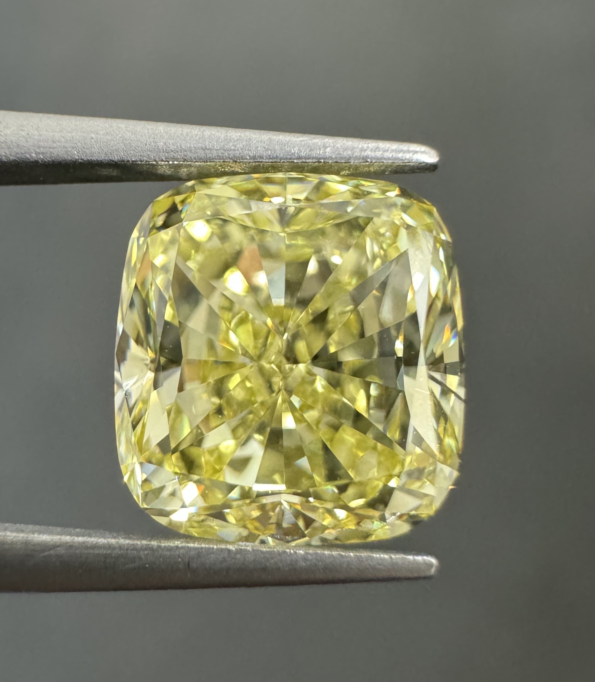 3.02ct Cushion SINGLE image 2 of 3