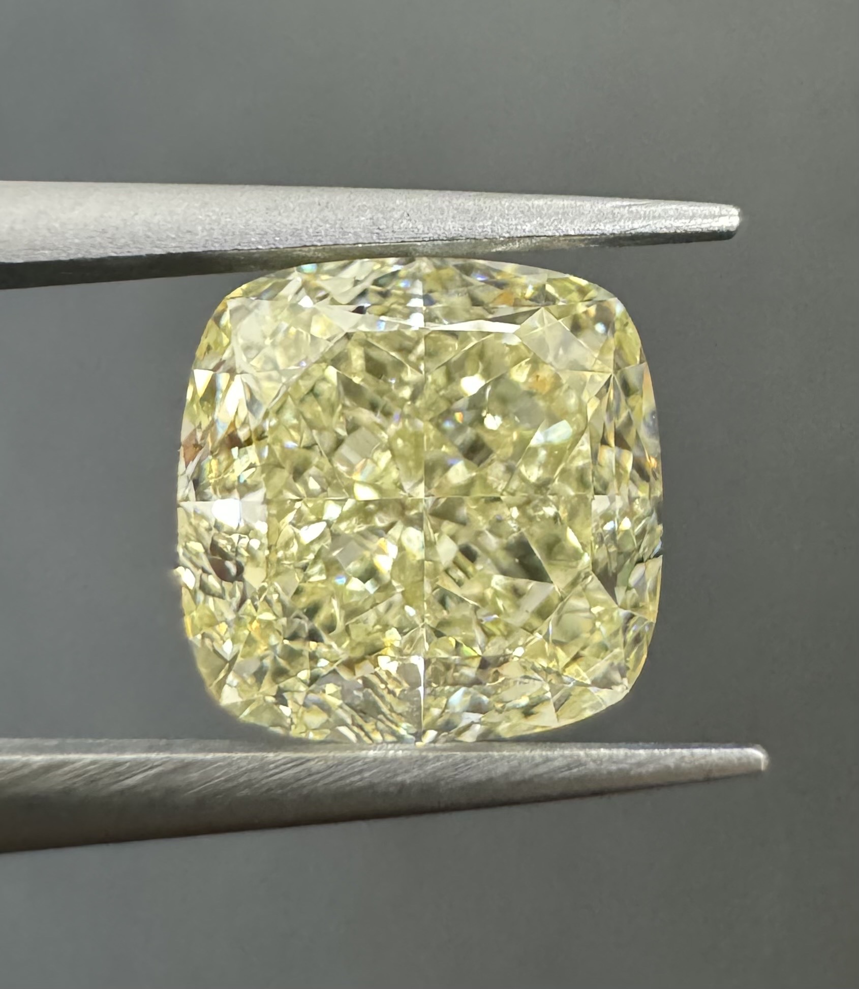 3.04ct Cushion SINGLE image 2 of 3