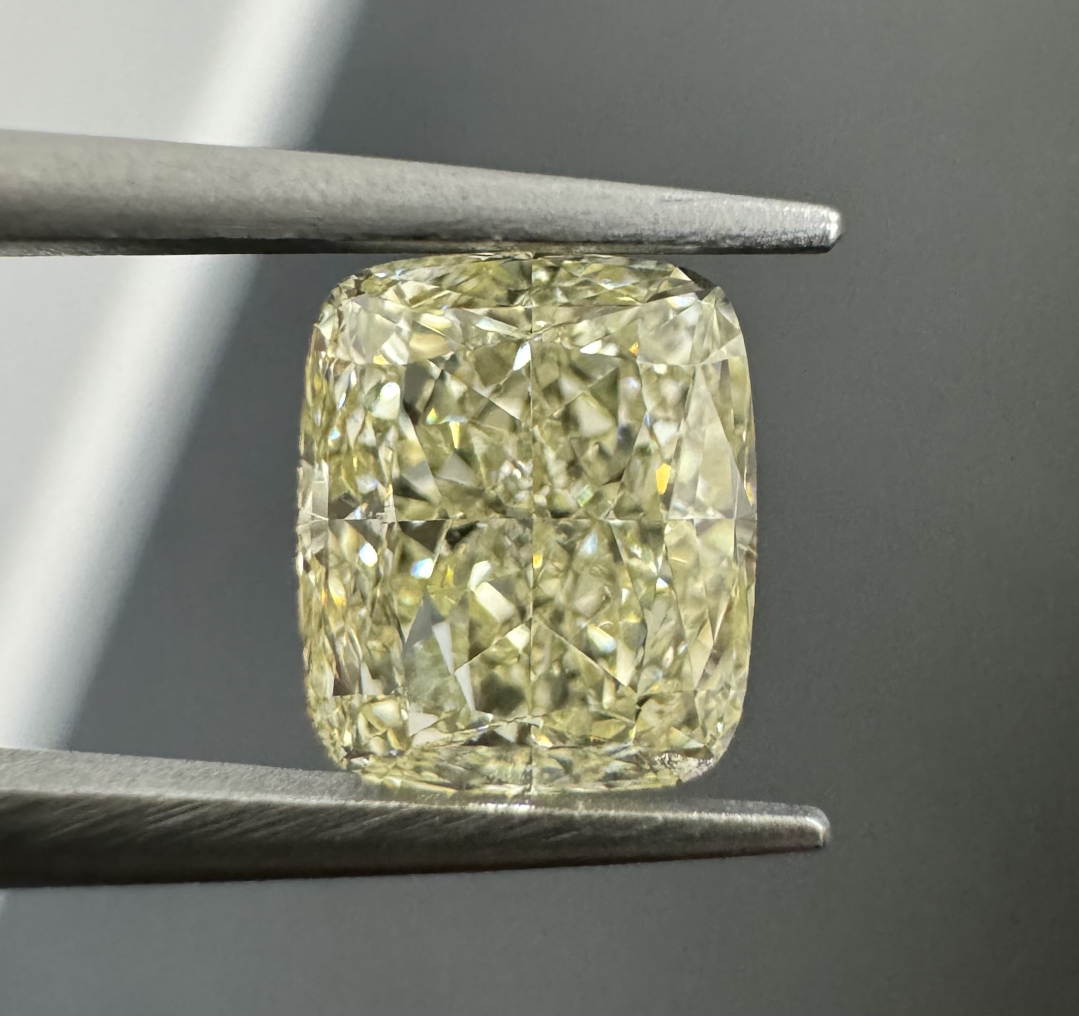 1.01ct Cushion SINGLE image 3 of 4