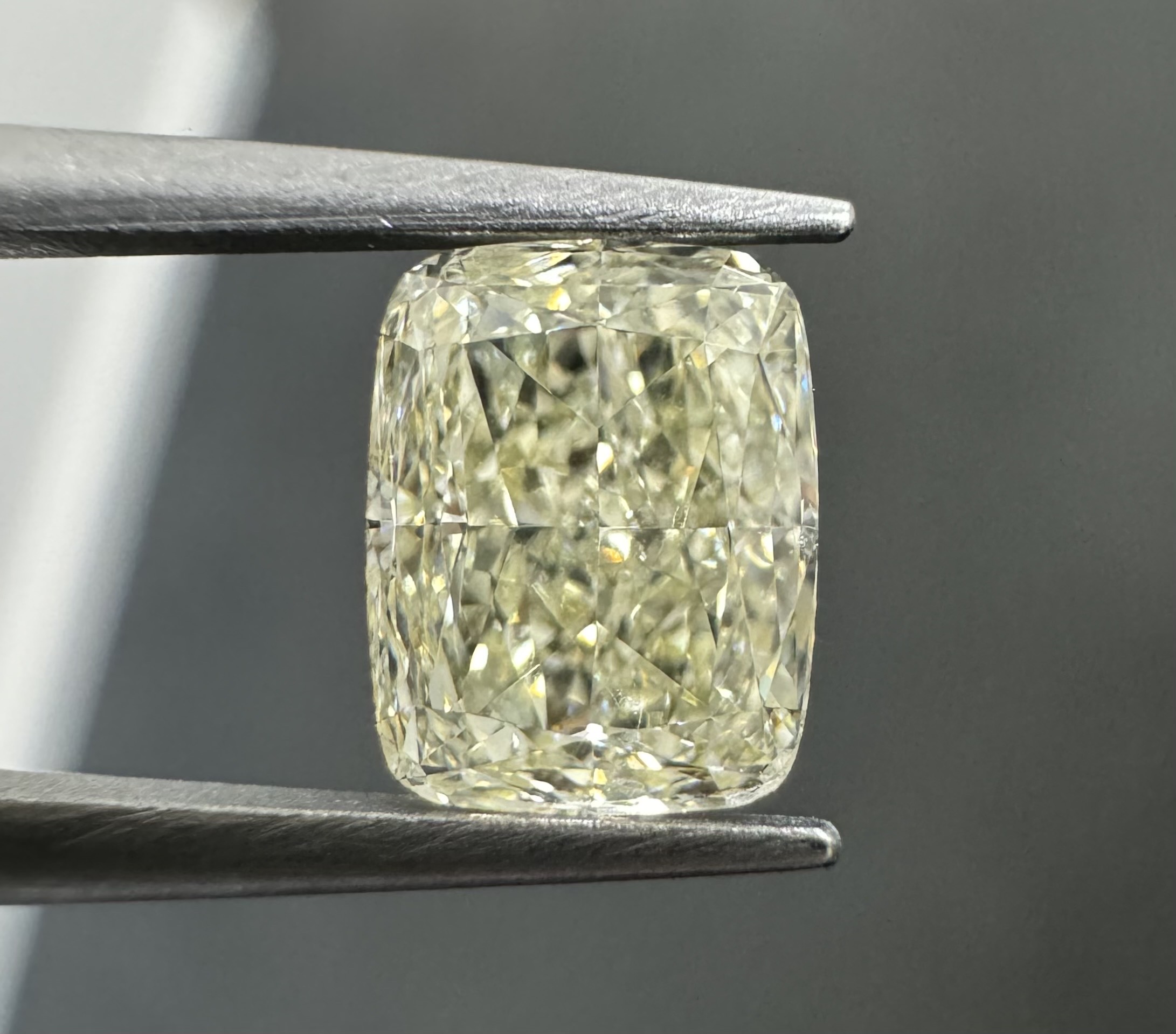 1.01ct Cushion SINGLE image 3 of 4
