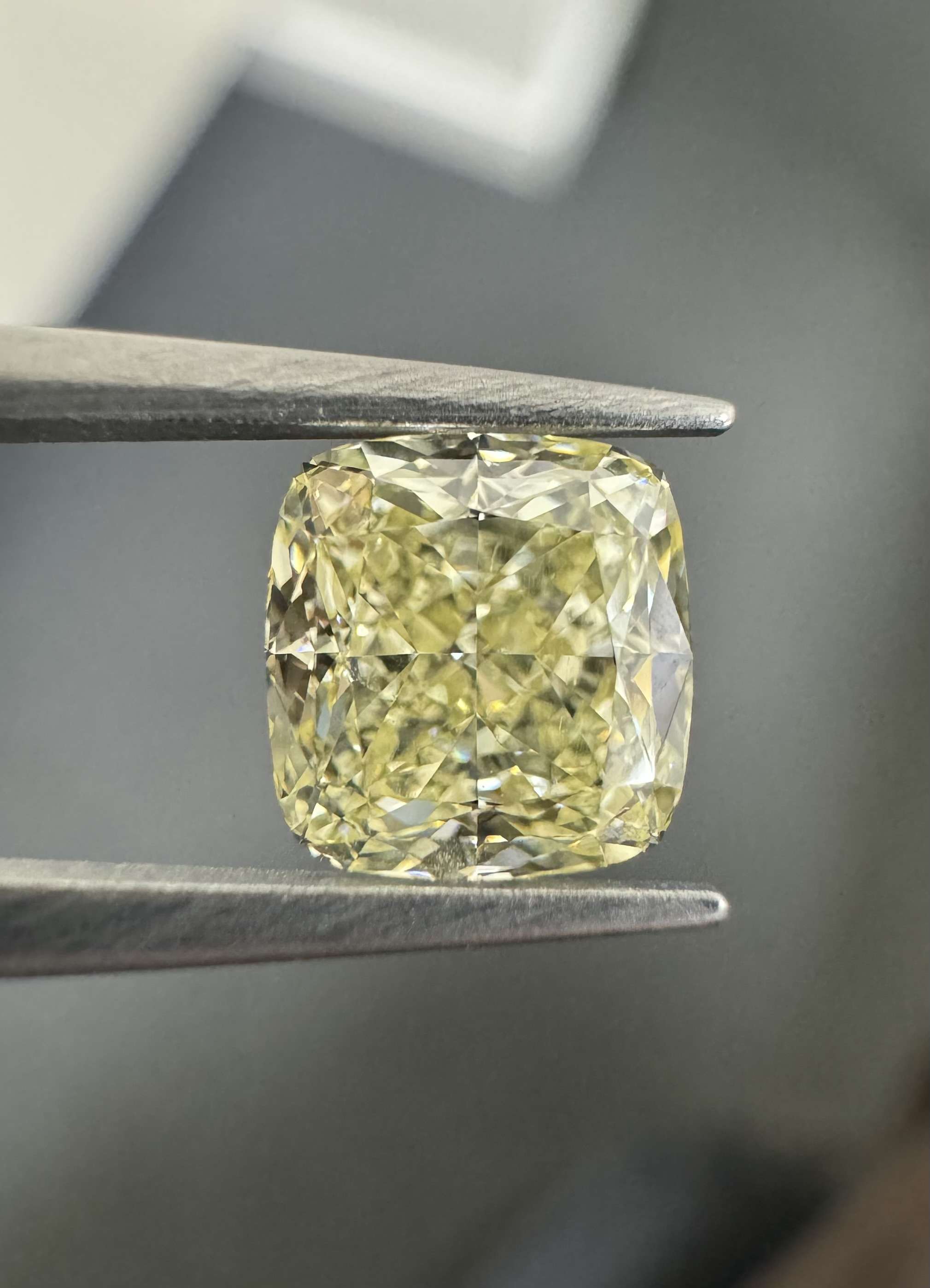 1.02ct Cushion SINGLE image 2 of 3
