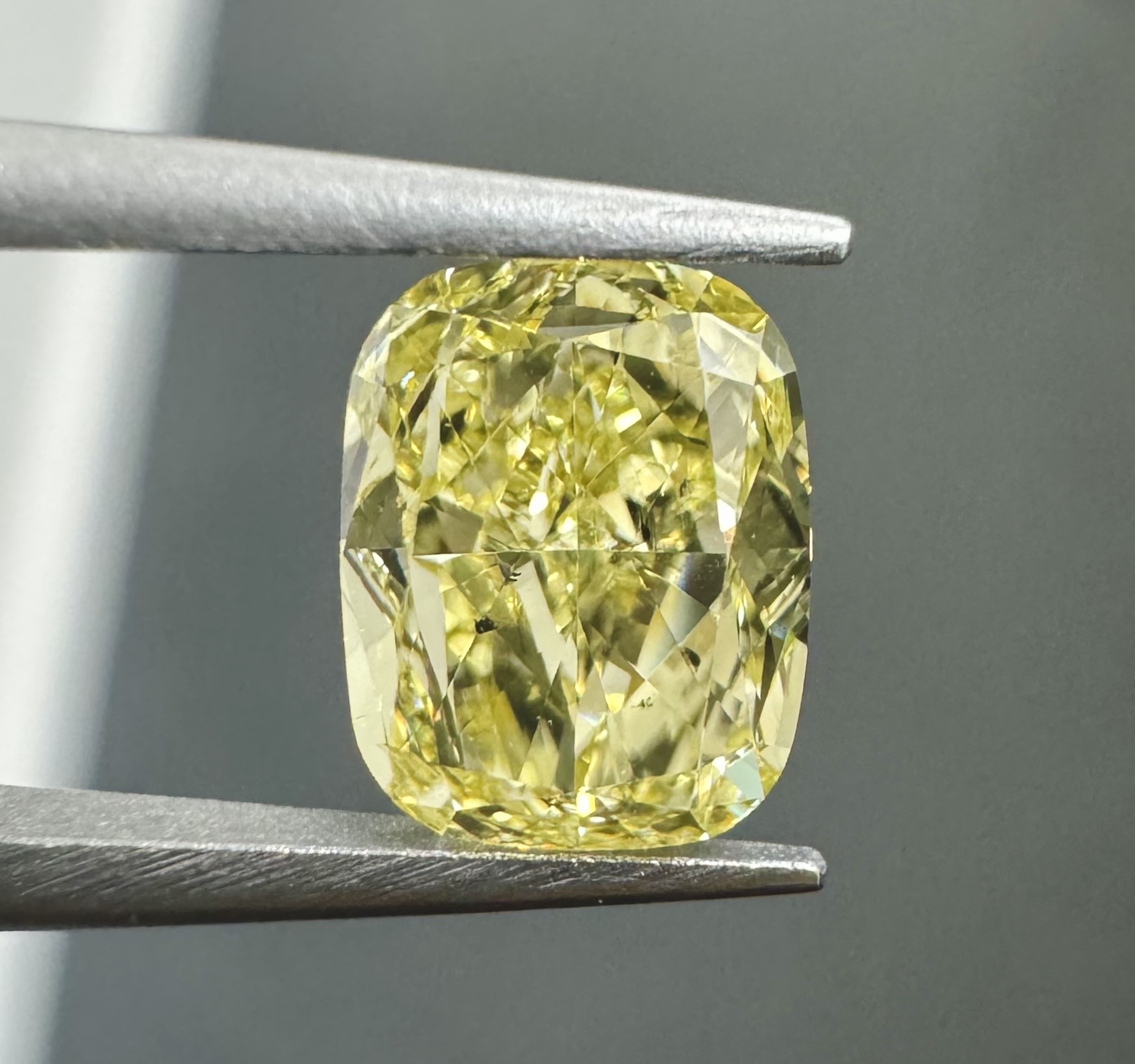 1.07ct Cushion SINGLE image 2 of 3