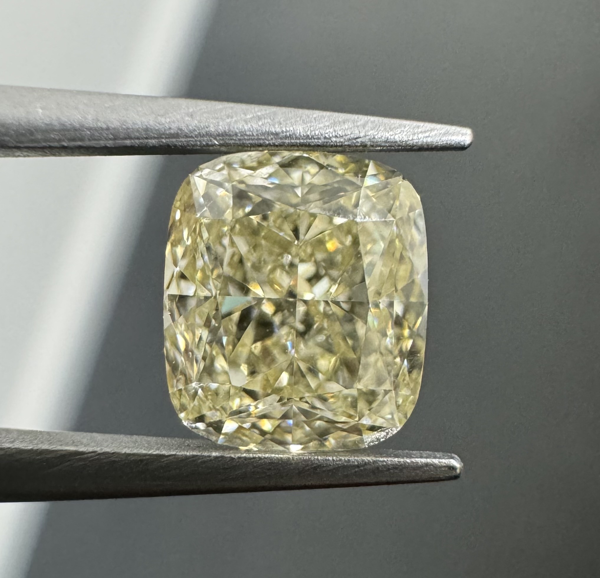 1.26ct Cushion SINGLE image 3 of 4