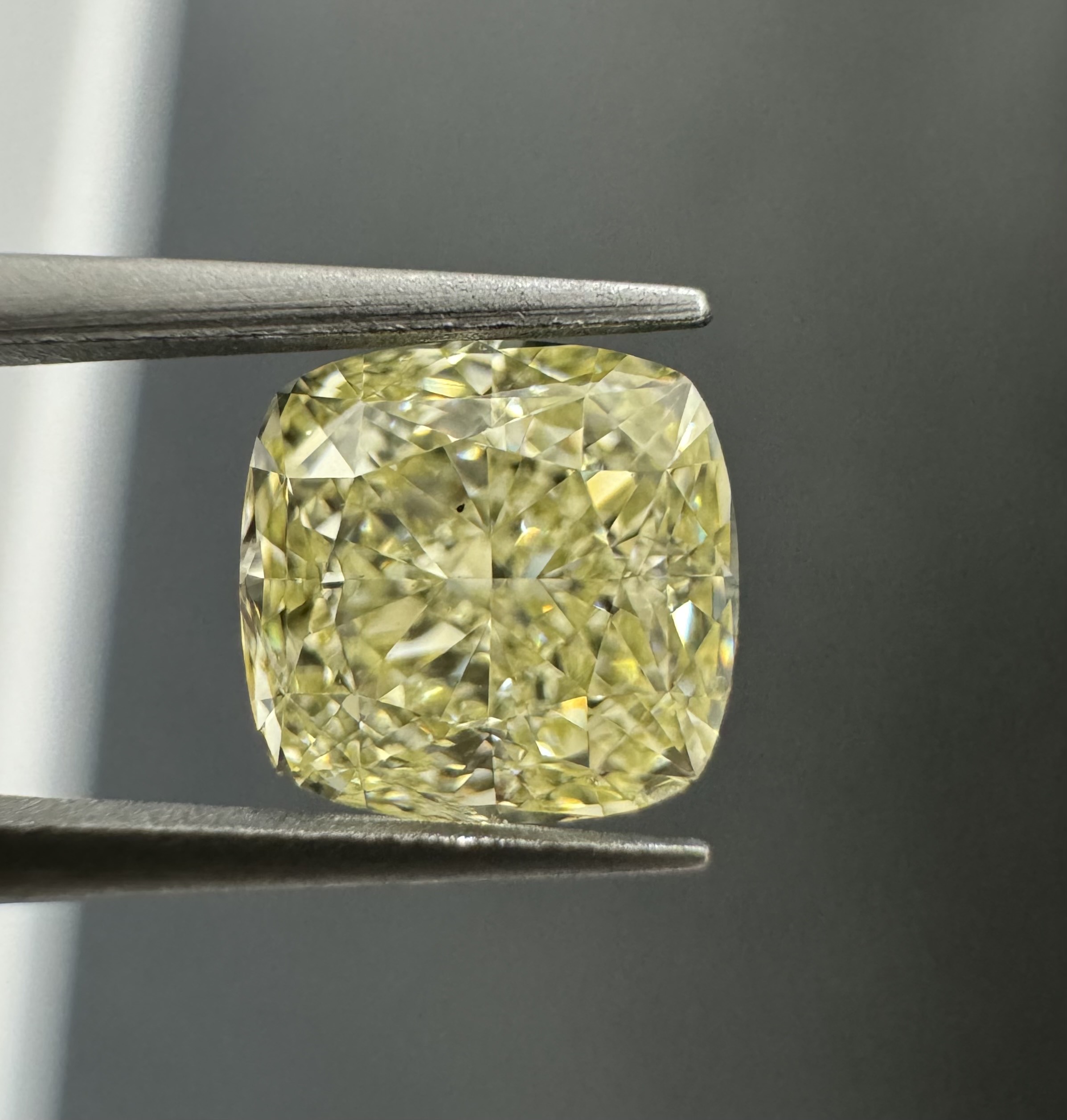1.32ct Cushion SINGLE image 2 of 3