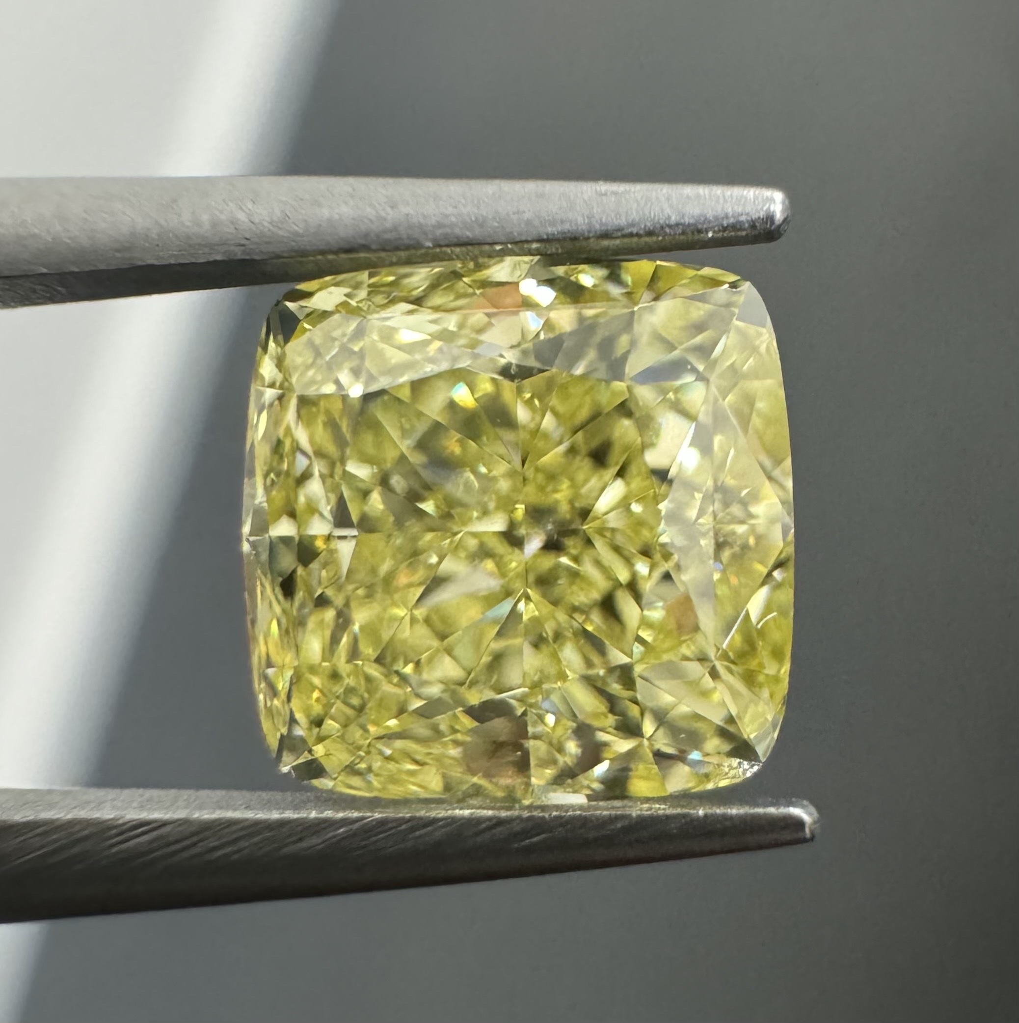 1.32ct Cushion SINGLE image 2 of 3