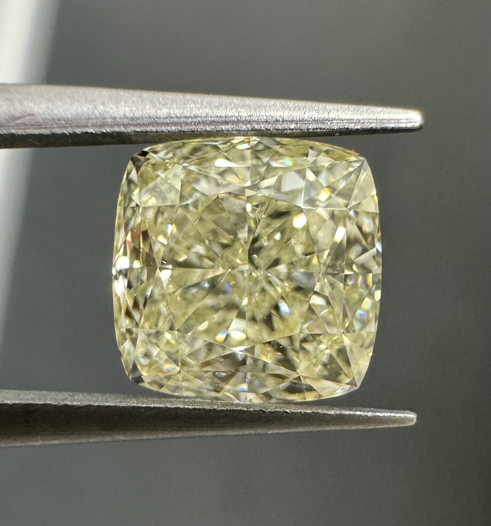 1.63ct Cushion SINGLE image 2 of 2