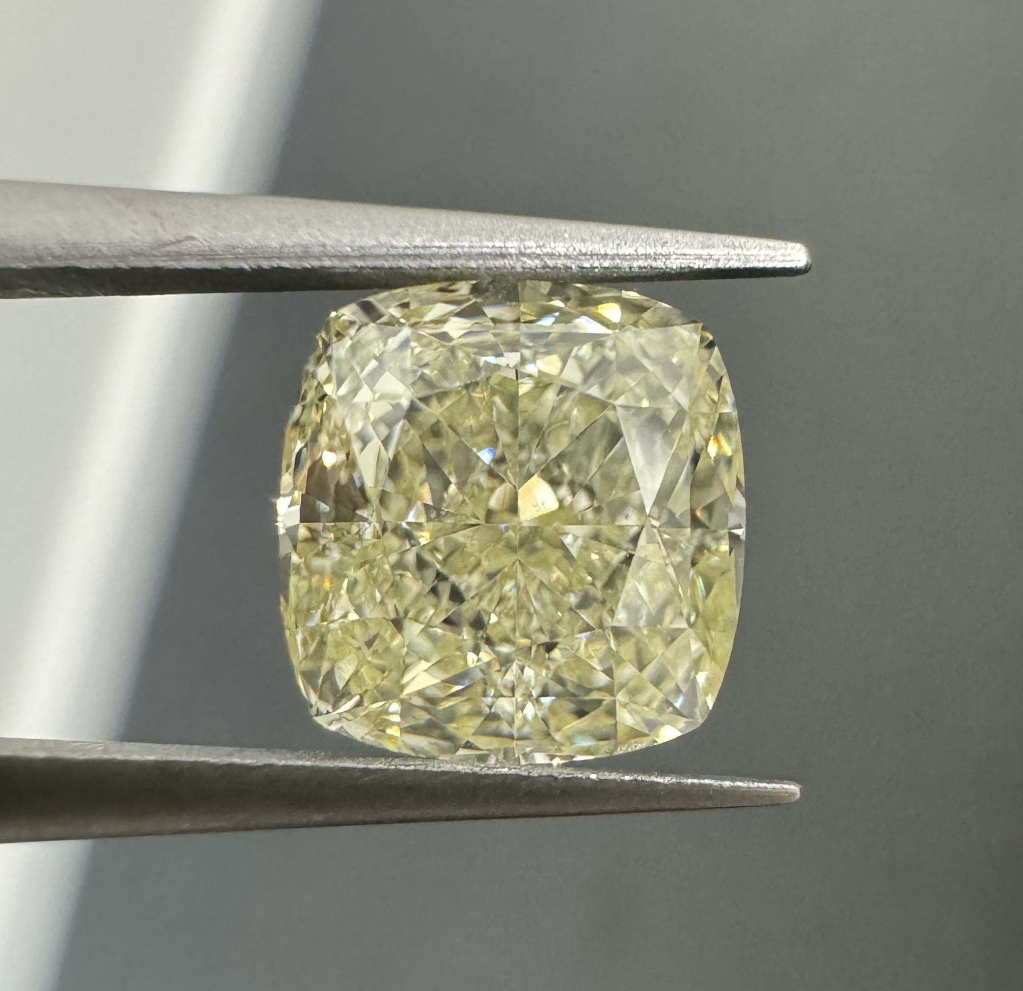 2.18ct Cushion SINGLE image 2 of 2