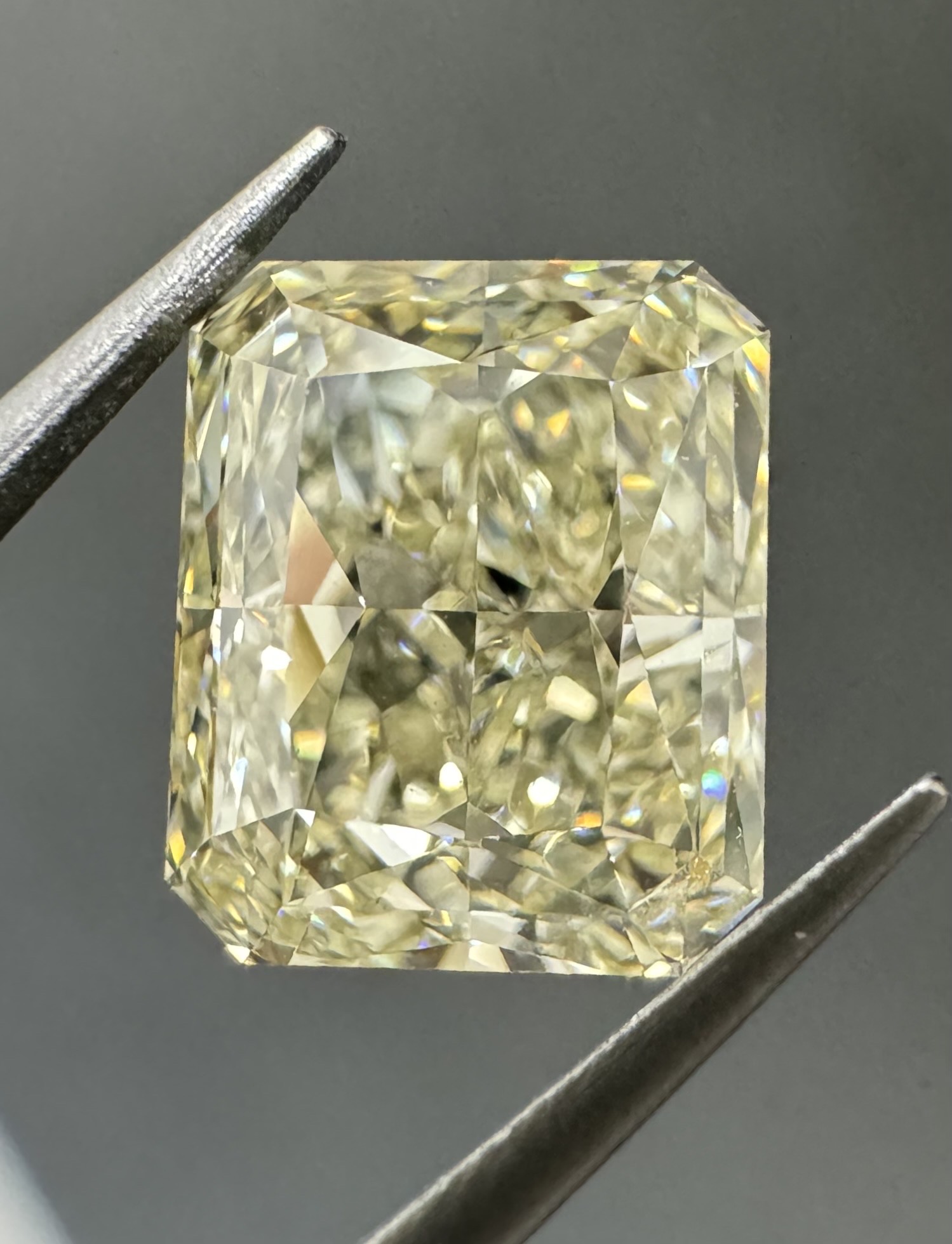 2.26ct Radiant SINGLE image 2 of 3