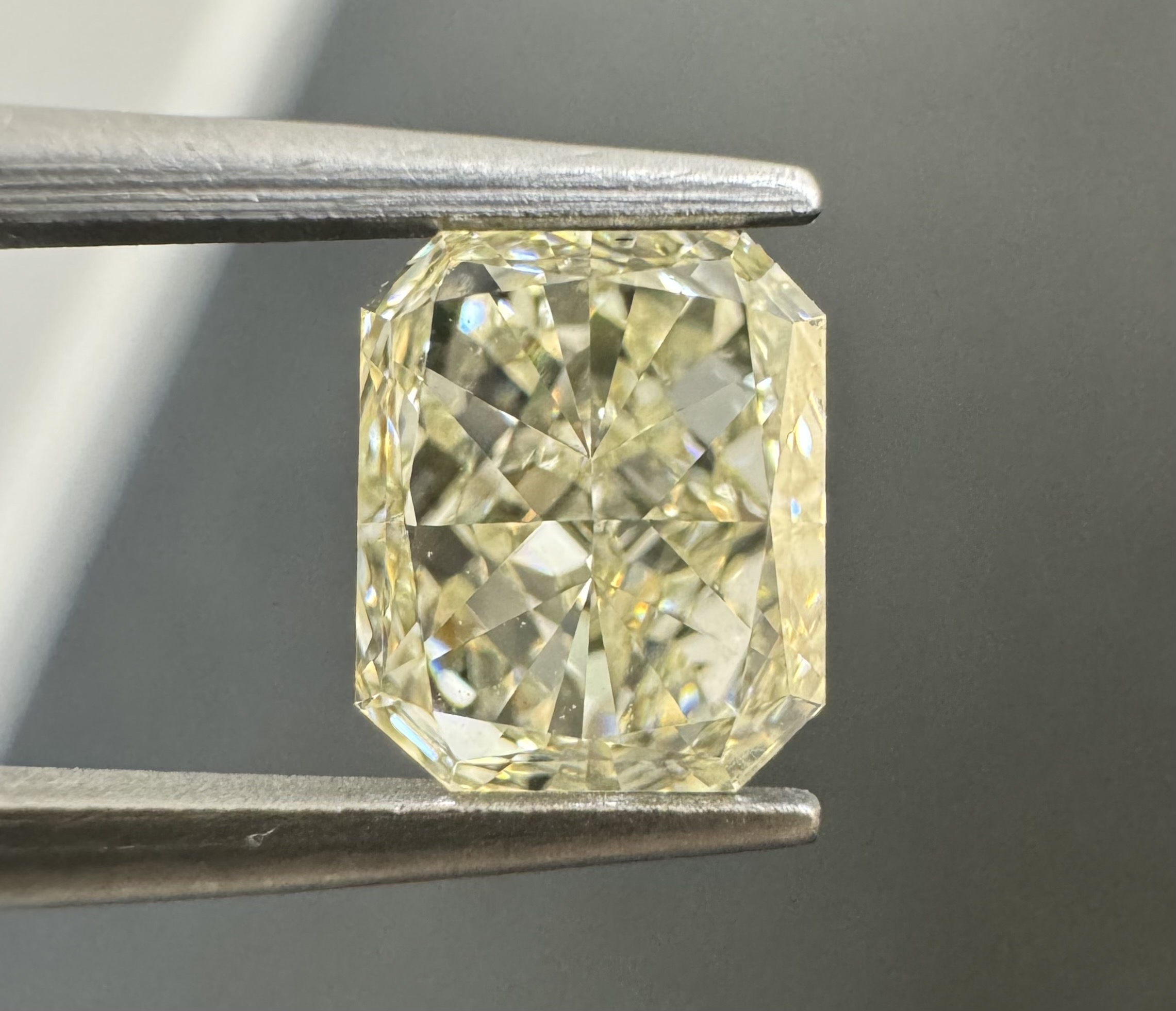1.00ct Radiant SINGLE image 3 of 4