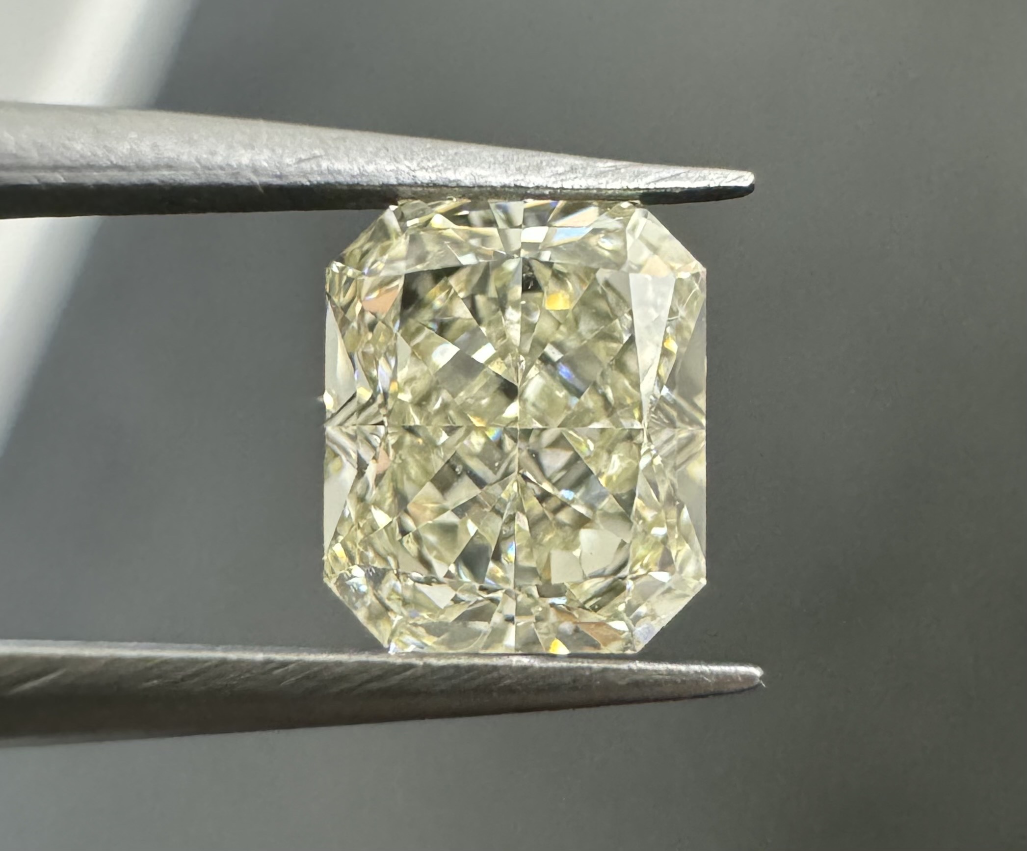 1.02ct Radiant SINGLE image 3 of 4