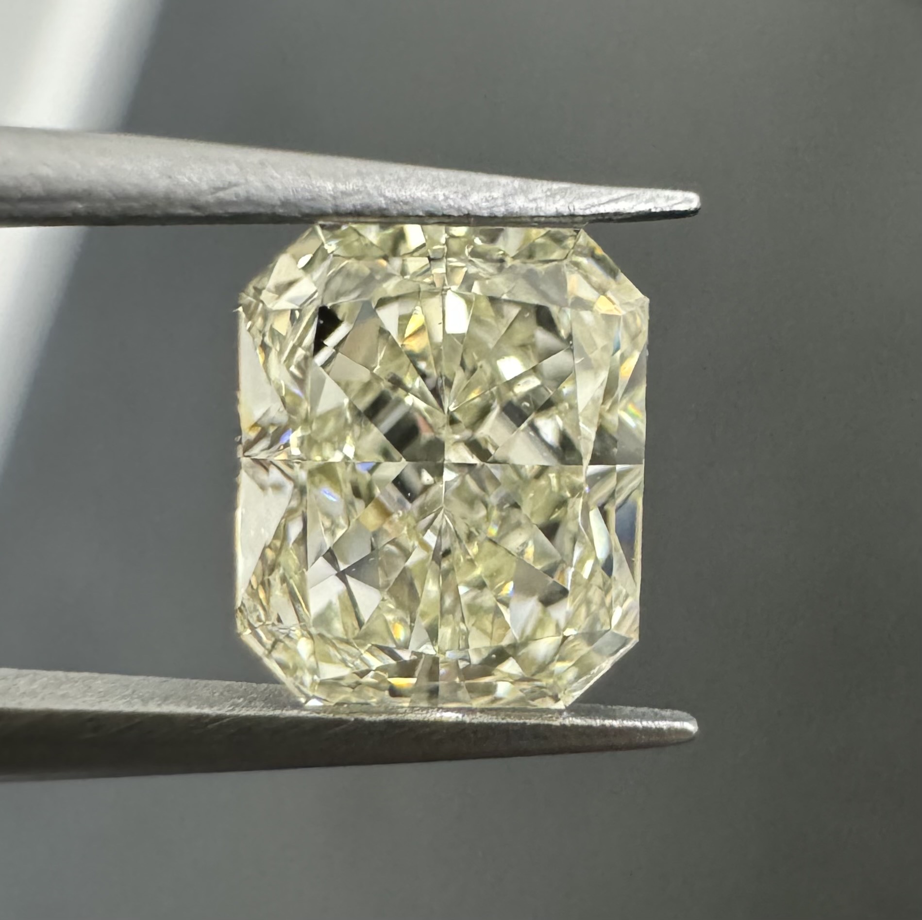 1.08ct Radiant SINGLE image 3 of 4