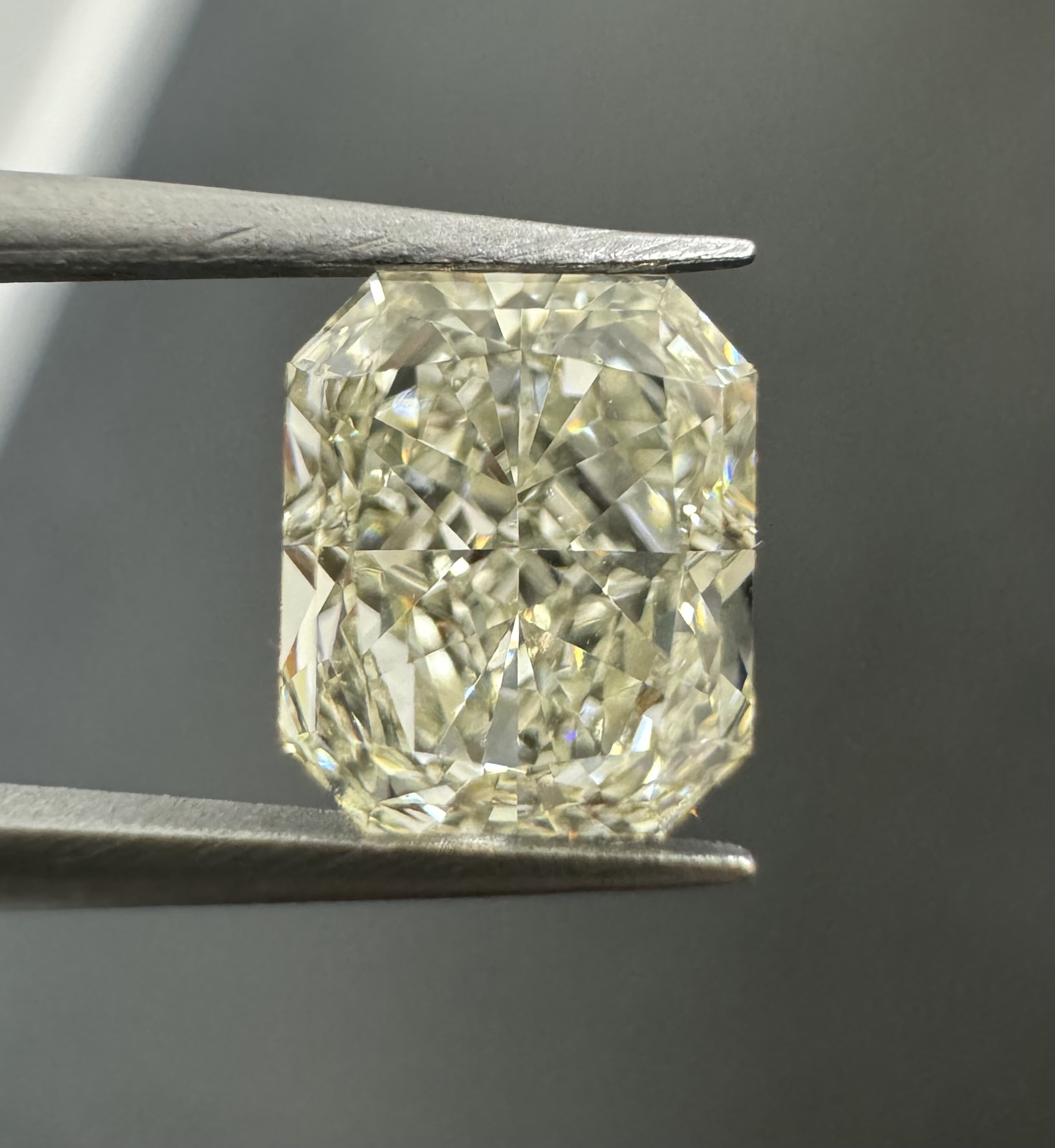 1.24ct Radiant SINGLE image 3 of 4