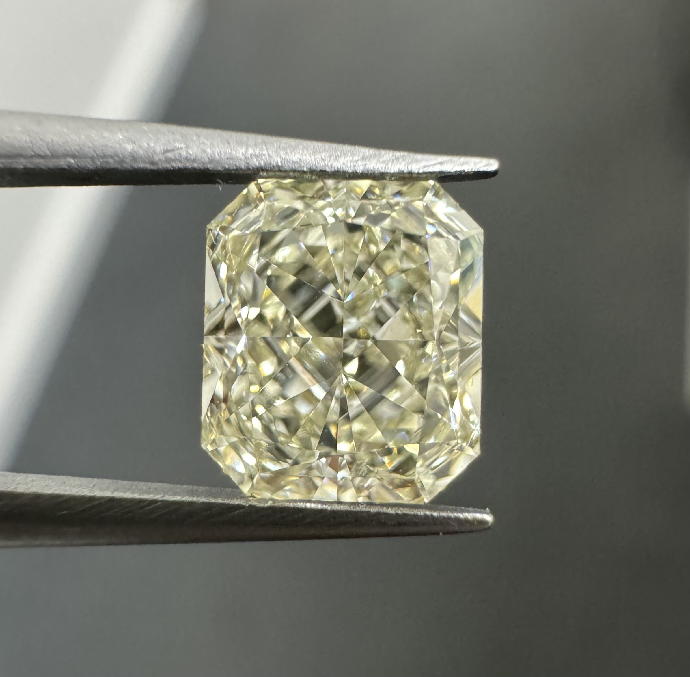 1.01ct Radiant SINGLE image 3 of 4