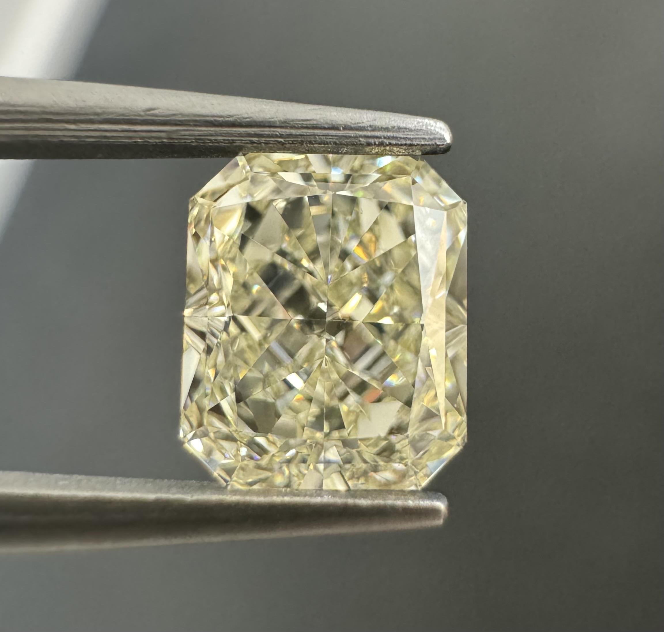 1.22ct Radiant SINGLE image 3 of 4