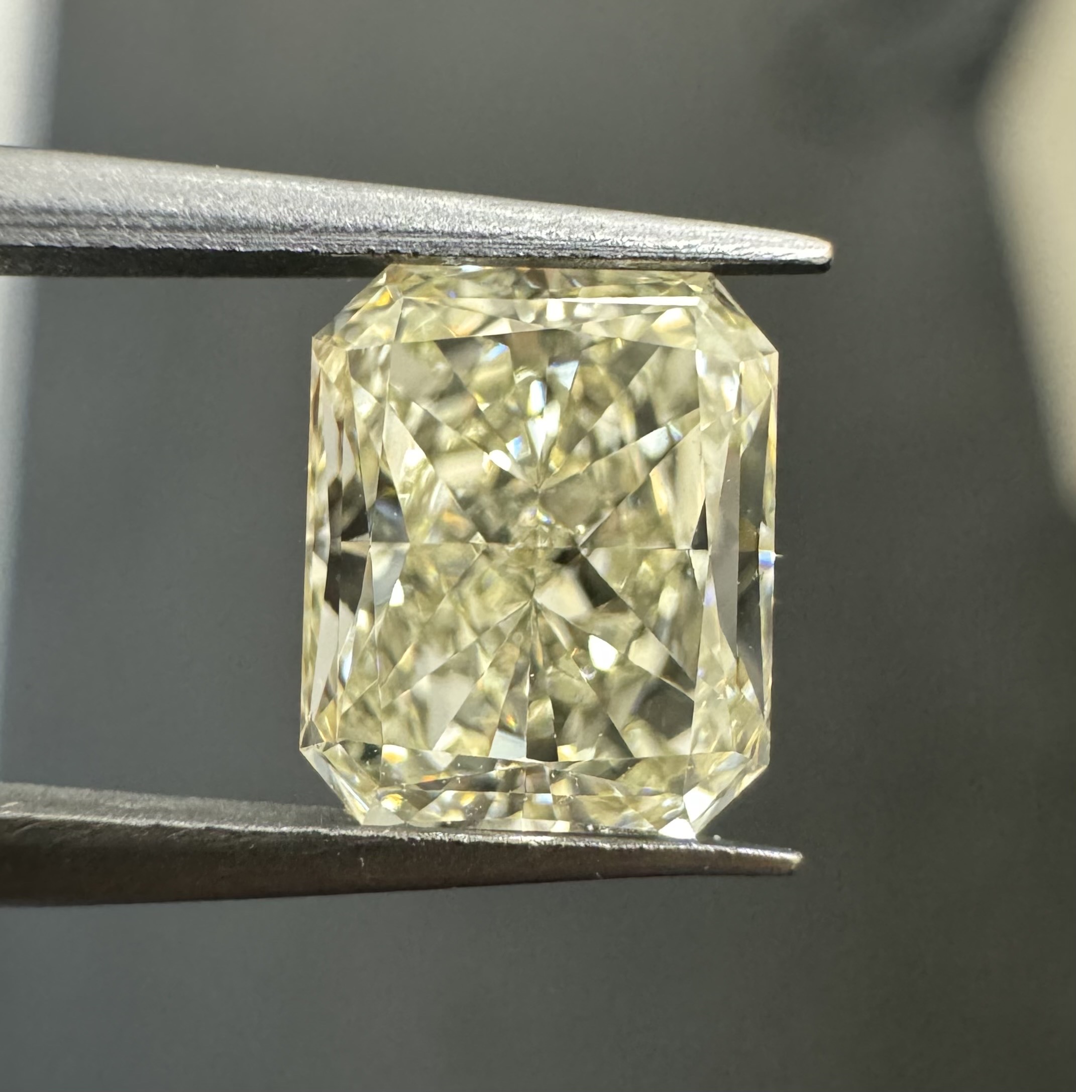 1.00ct Radiant SINGLE image 3 of 4
