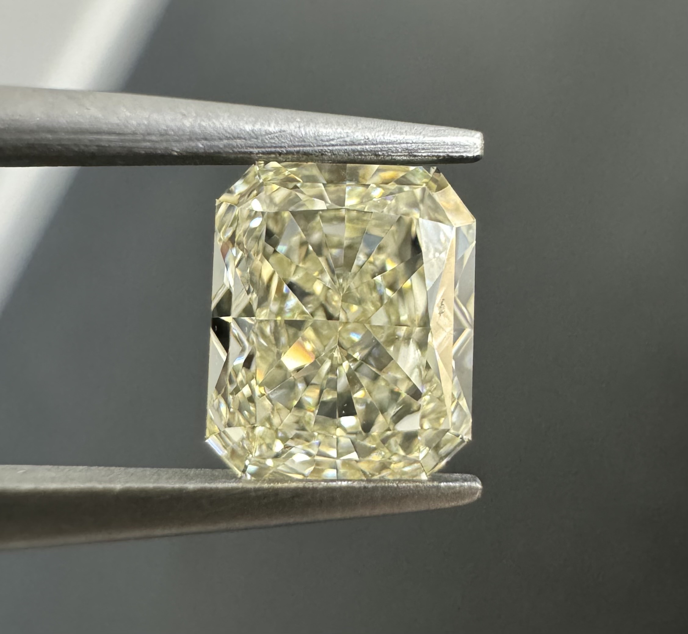 1.09ct Radiant SINGLE image 3 of 4