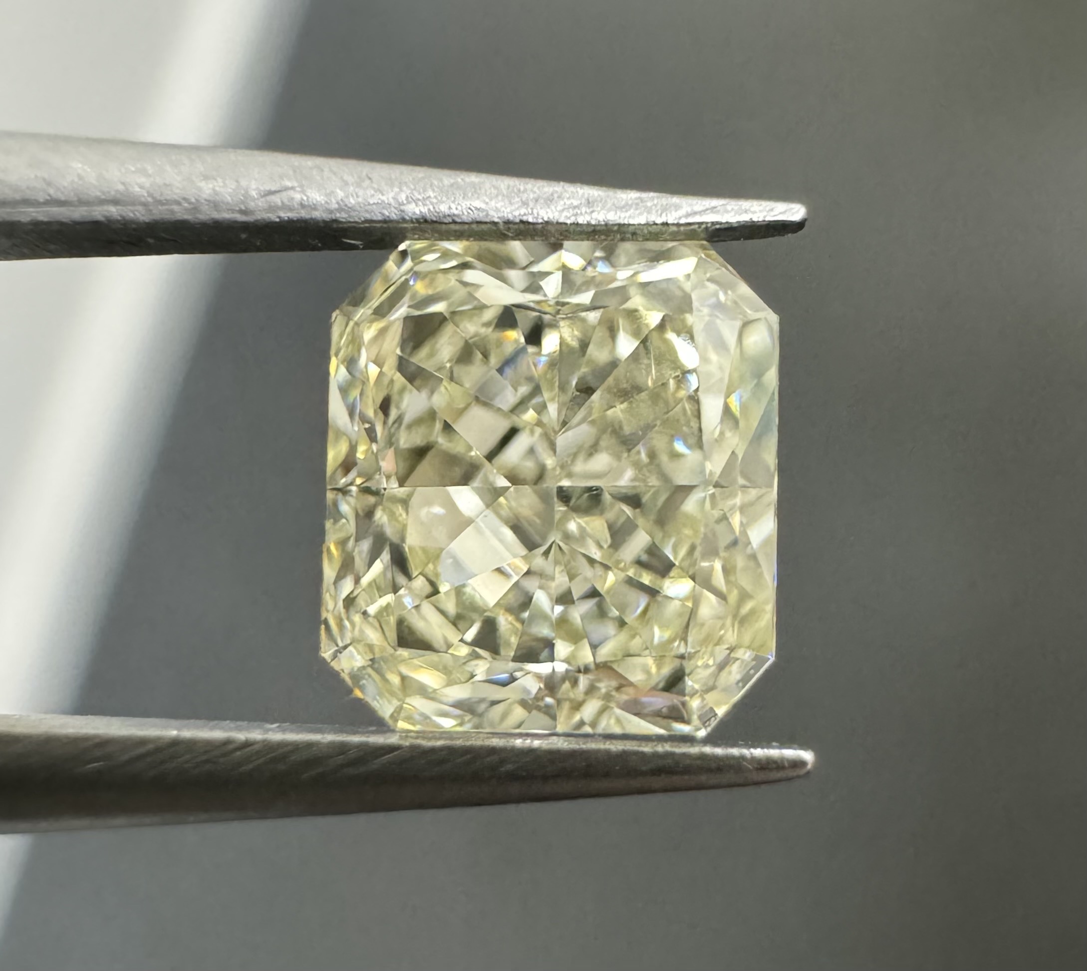 1.01ct Radiant SINGLE image 3 of 4
