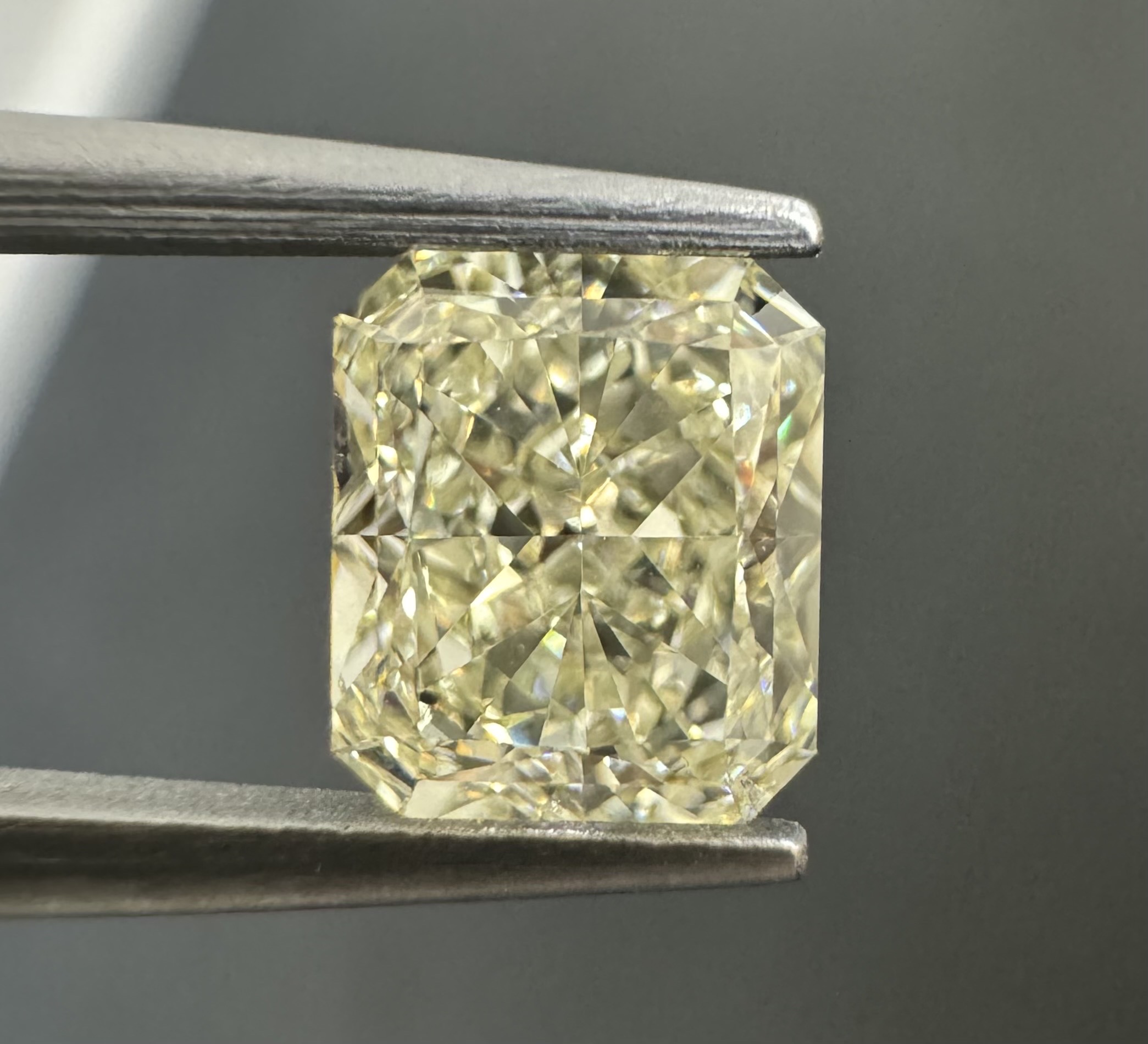 1.02ct Radiant SINGLE image 3 of 4