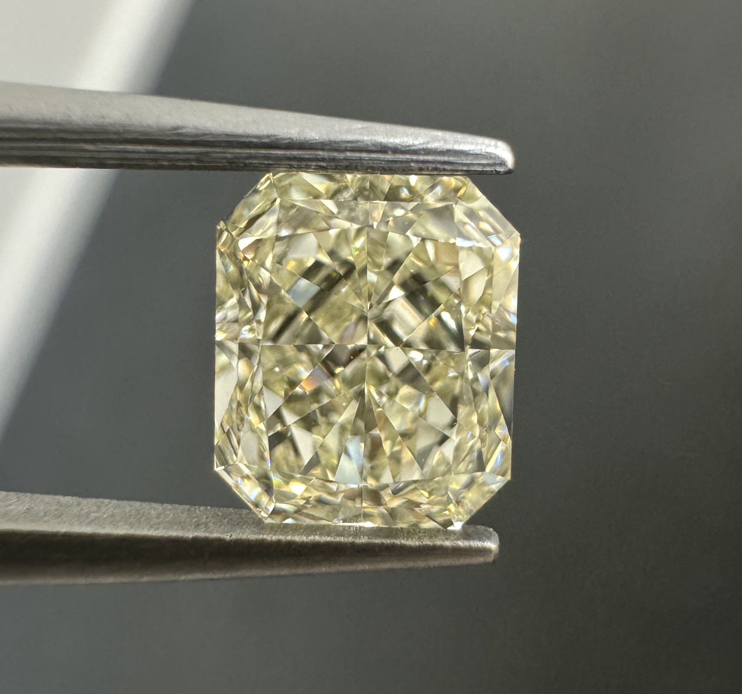 1.13ct Radiant SINGLE image 3 of 4