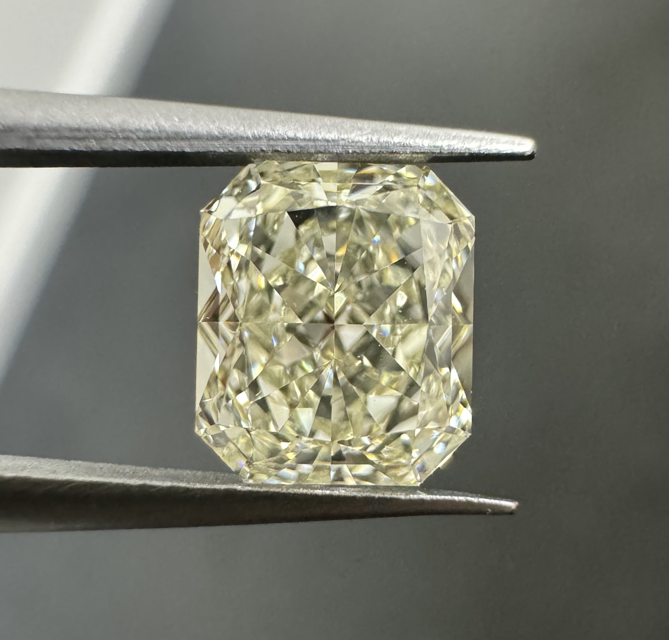 1.17ct Radiant SINGLE image 2 of 2