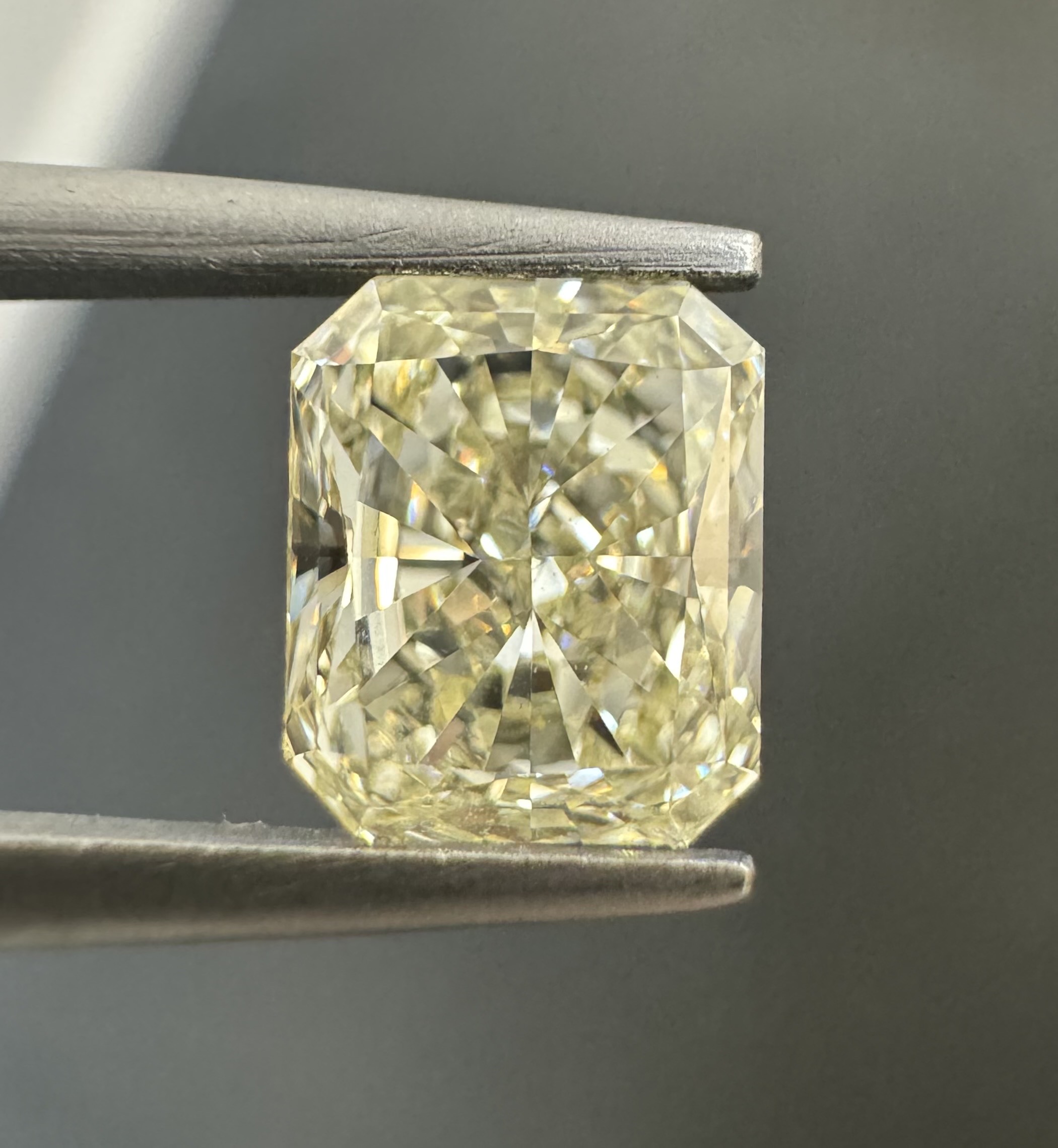 1.00ct Radiant SINGLE image 3 of 4