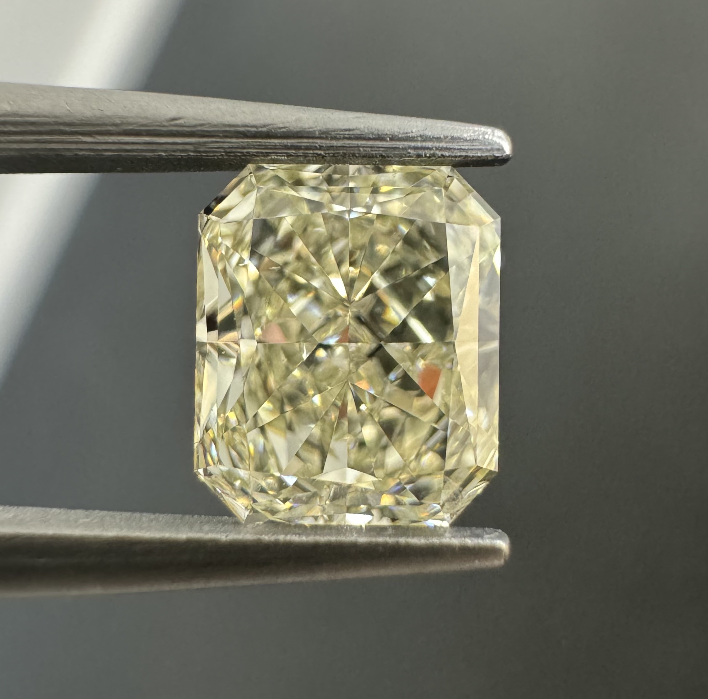 1.01ct Radiant SINGLE image 3 of 4