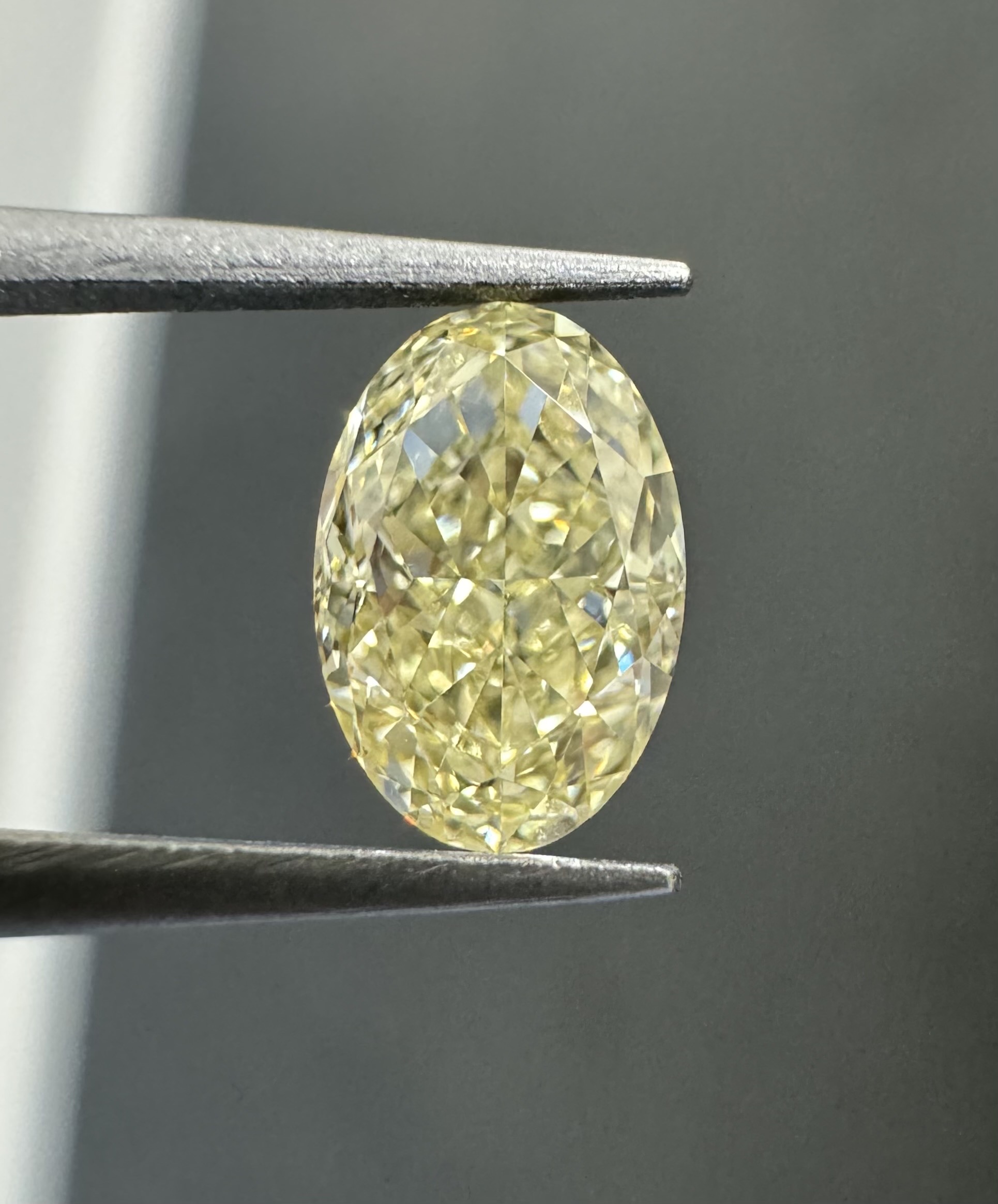 0.70ct Oval SINGLE image 3 of 4