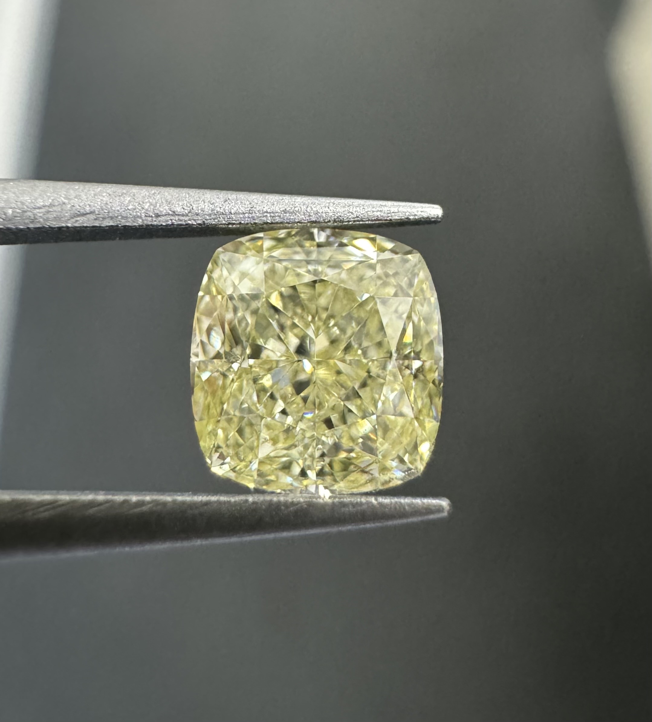 0.73ct Cushion SINGLE image 3 of 4