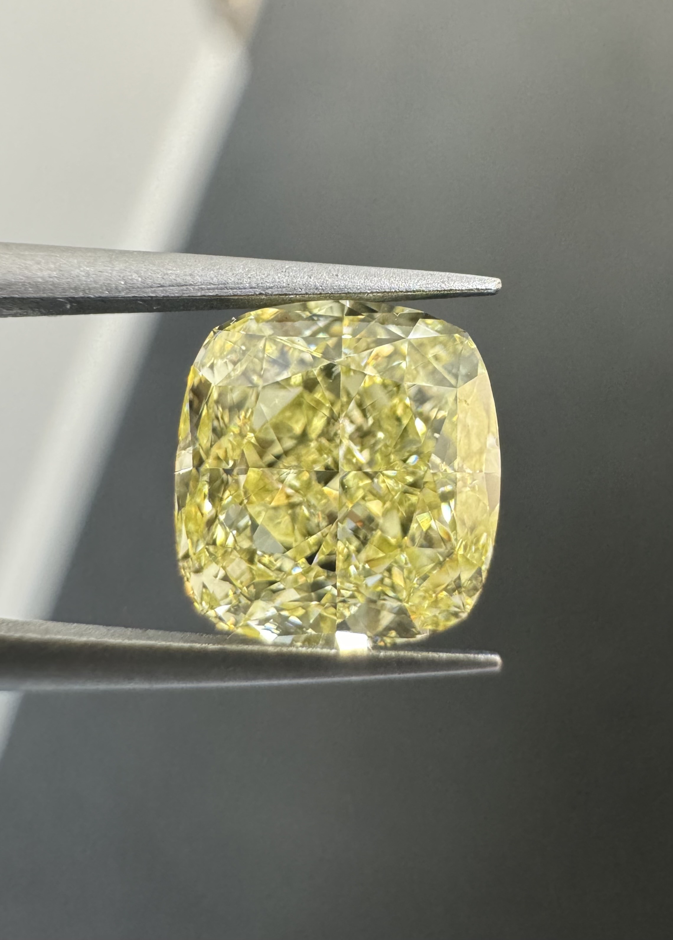 2.13ct Cushion SINGLE image 2 of 3