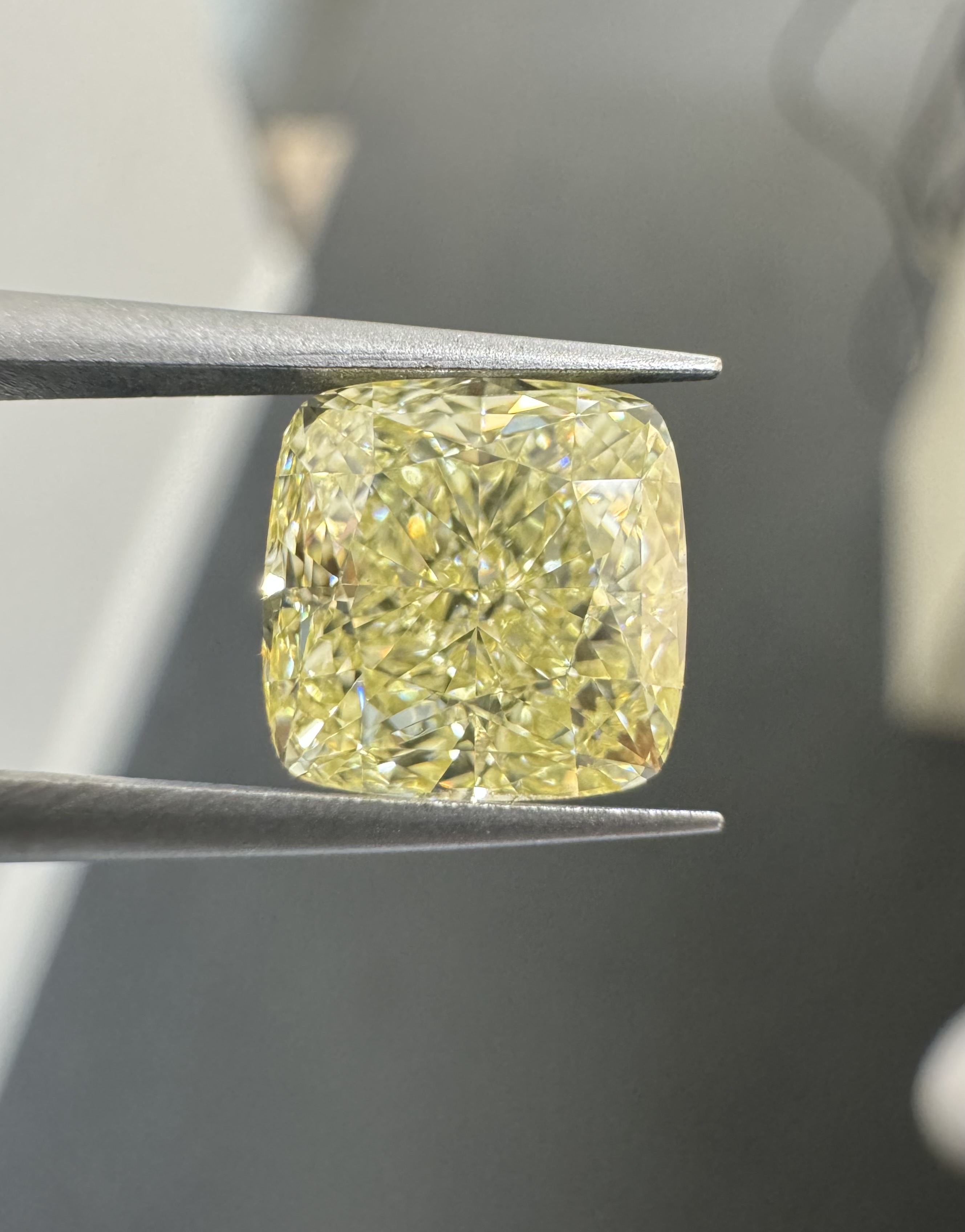 2.50ct Cushion SINGLE image 2 of 3