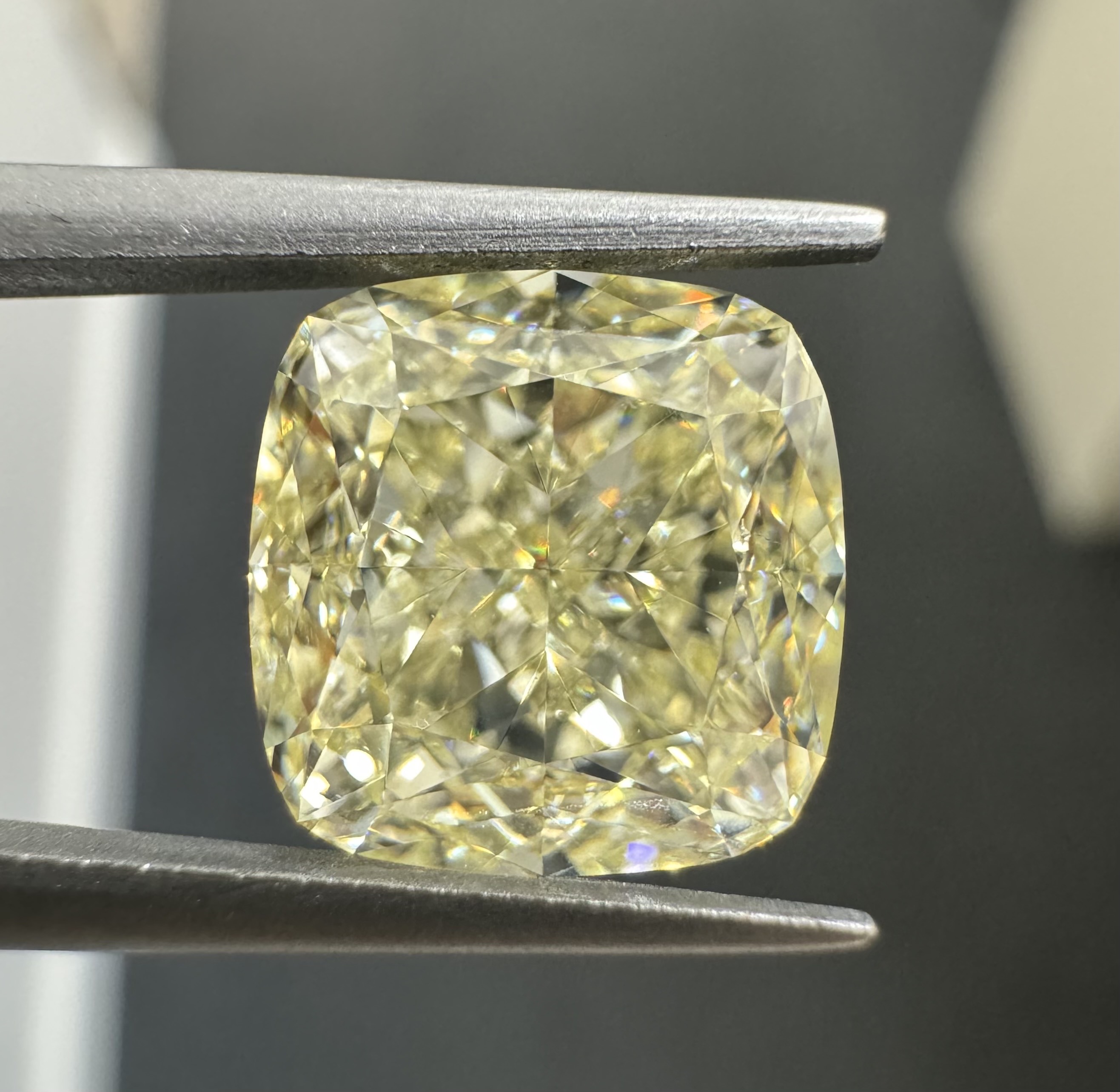 5.03ct Cushion SINGLE image 2 of 3