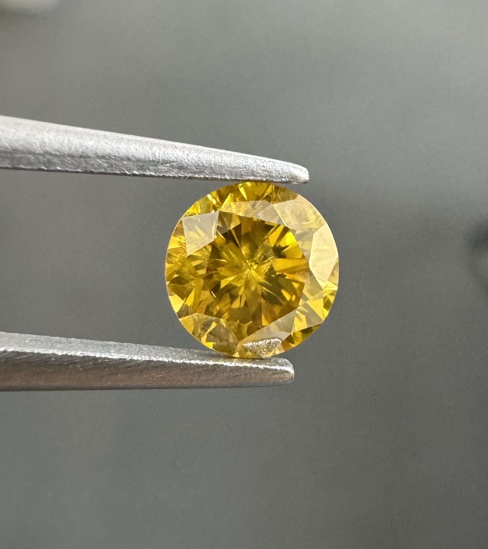 0.41ct Round SINGLE image 2 of 3