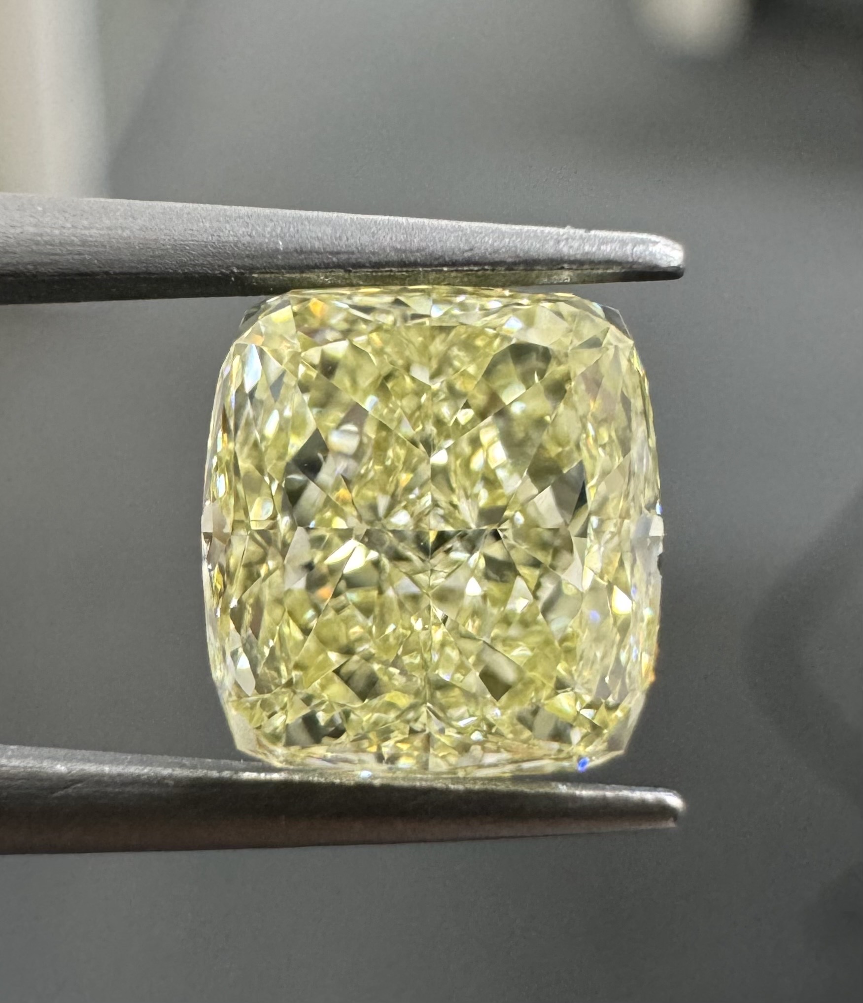 1.70ct Cushion SINGLE image 2 of 2