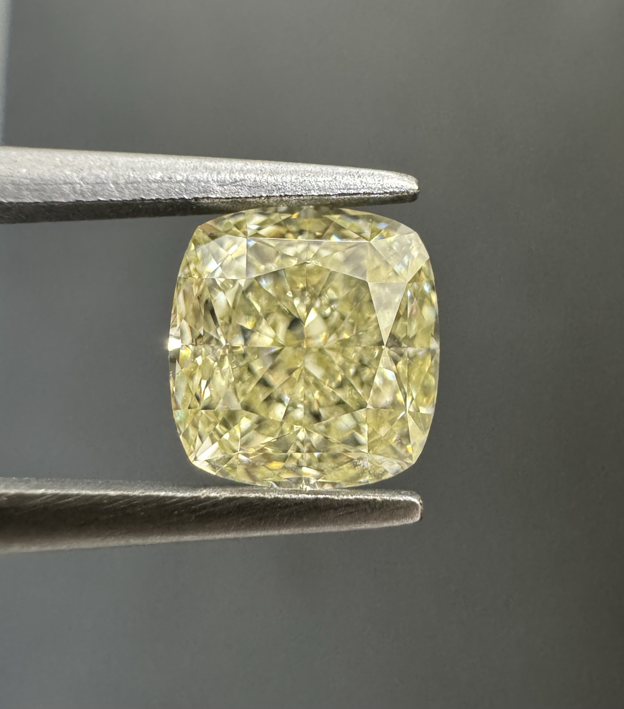 1.10ct Cushion SINGLE image 3 of 4