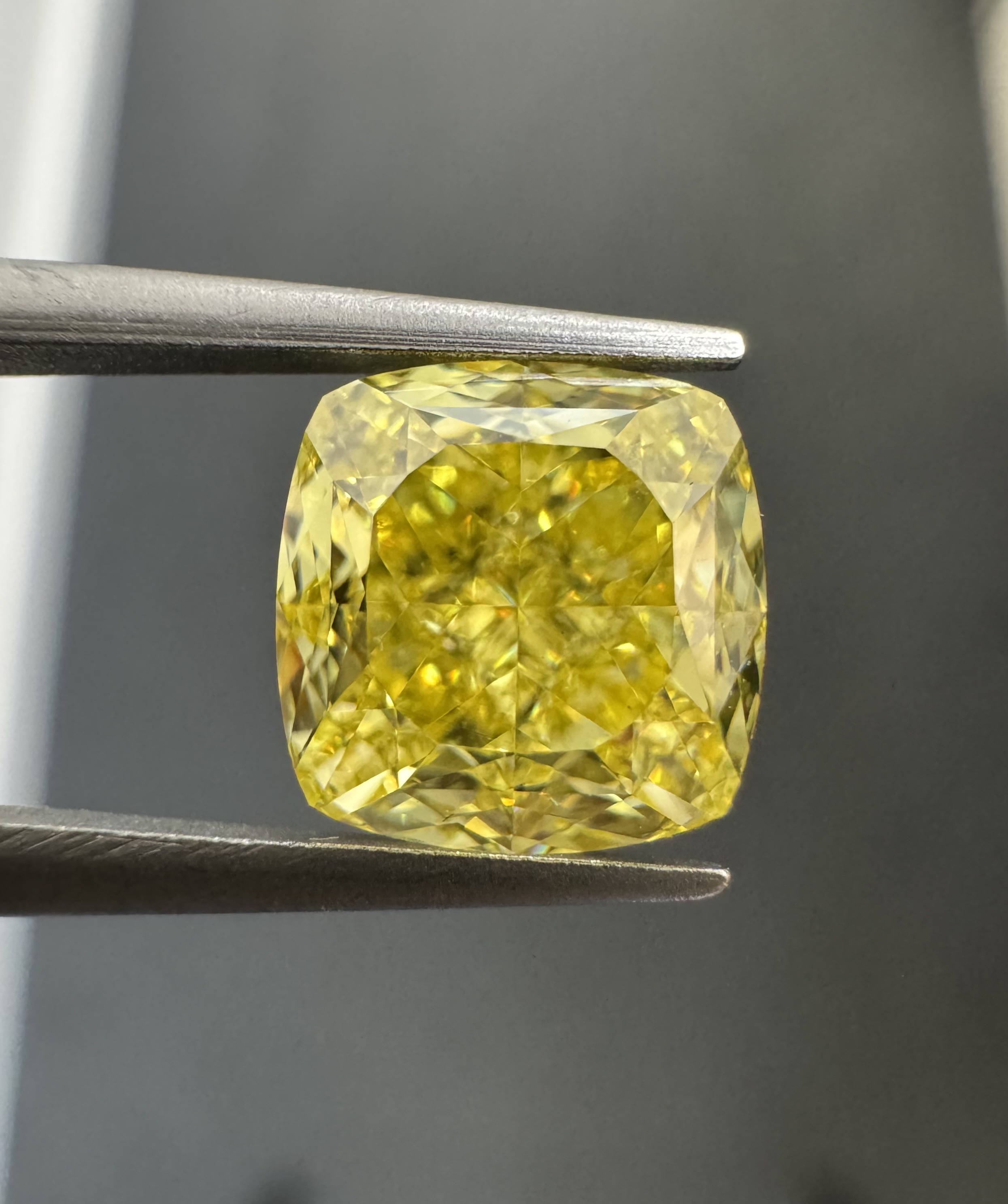 2.36ct Cushion SINGLE image 2 of 2