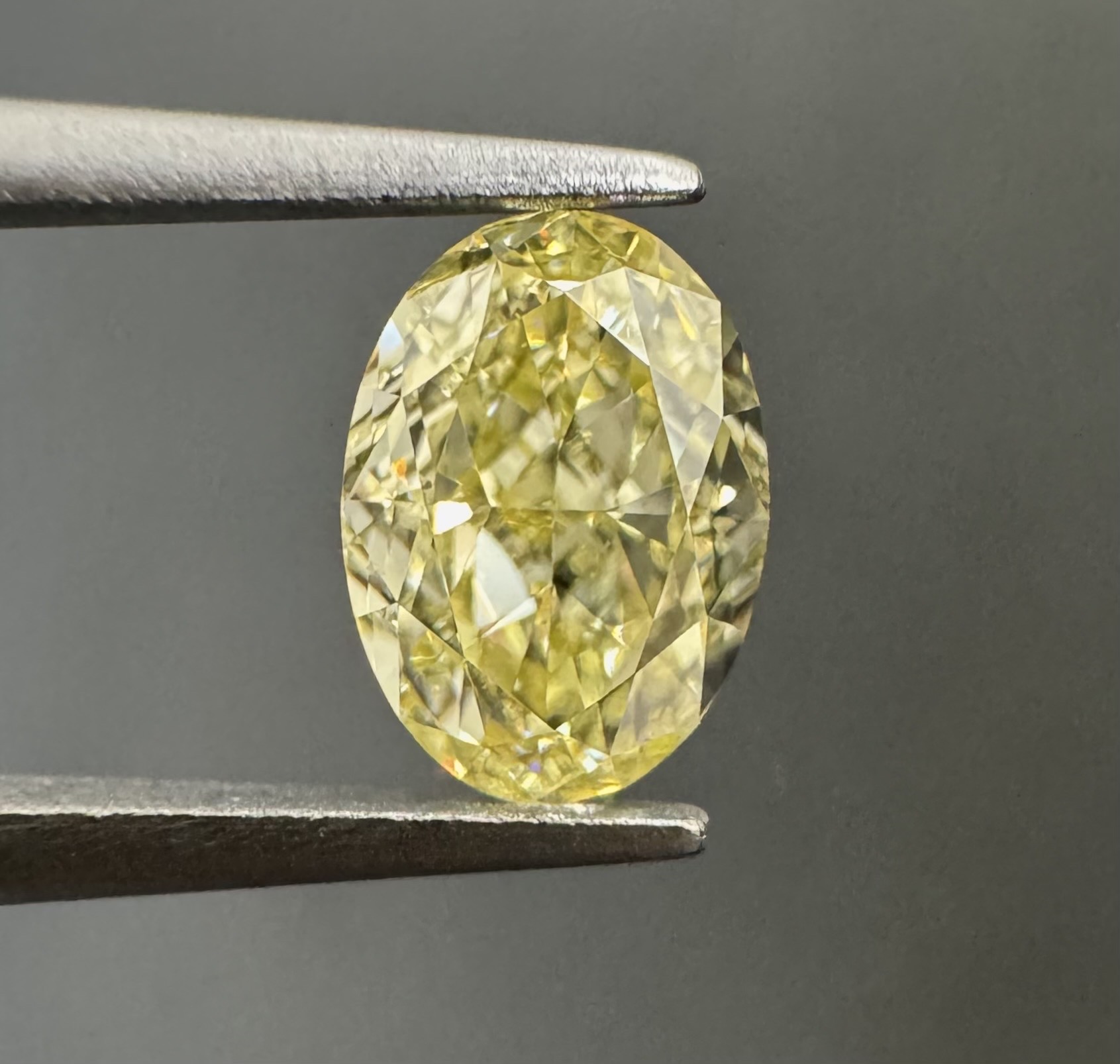 0.57ct Oval SINGLE image 3 of 4