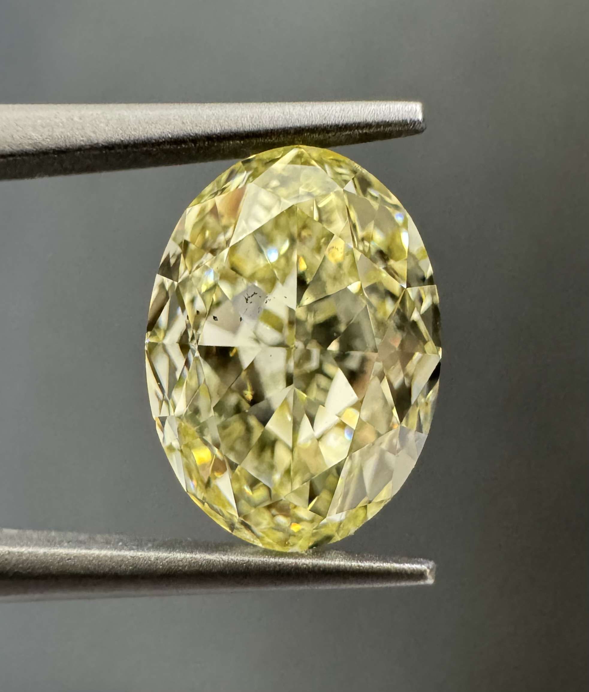 2.02ct Oval SINGLE image 2 of 3