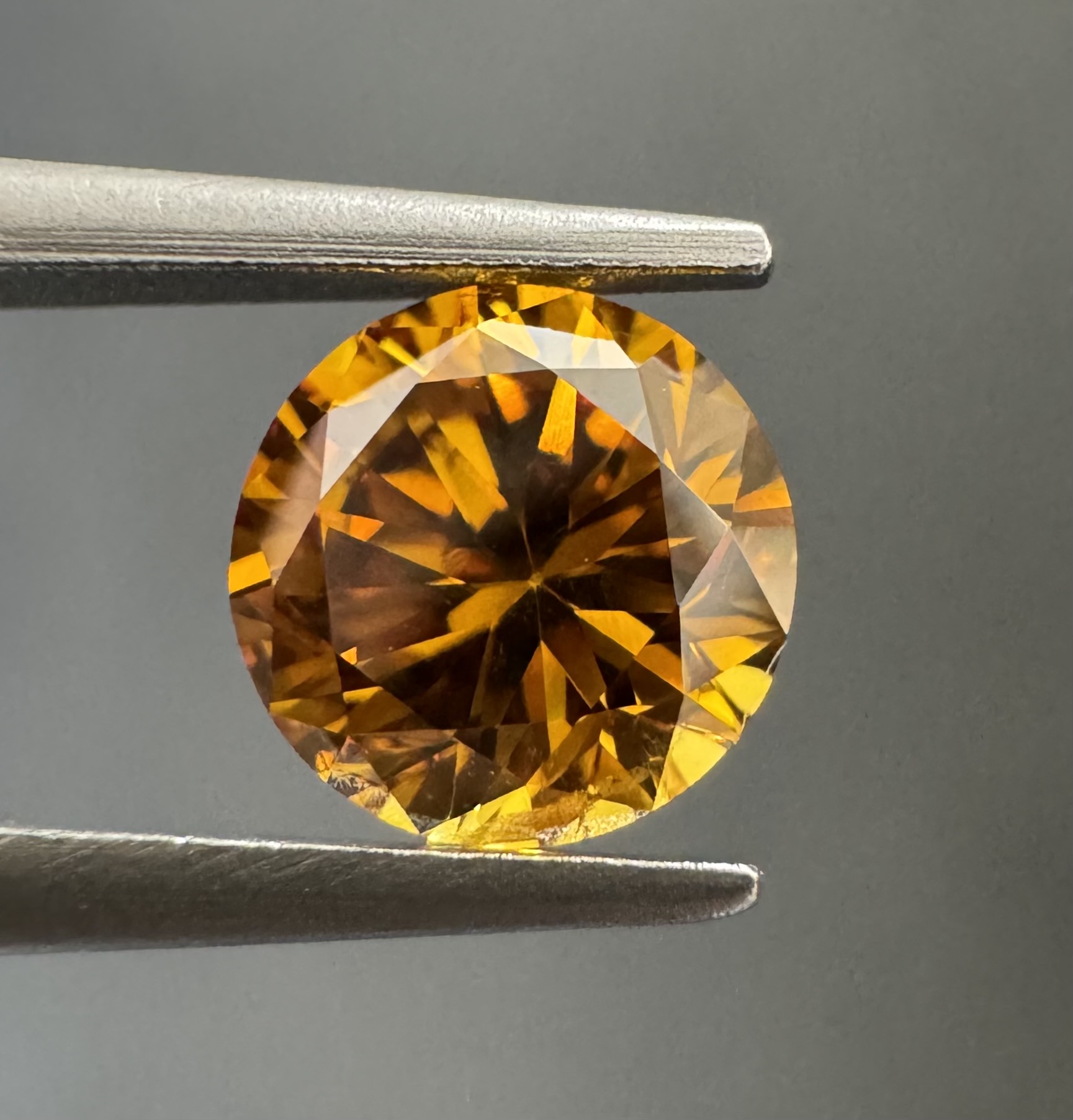 0.61ct Round SINGLE image 2 of 3