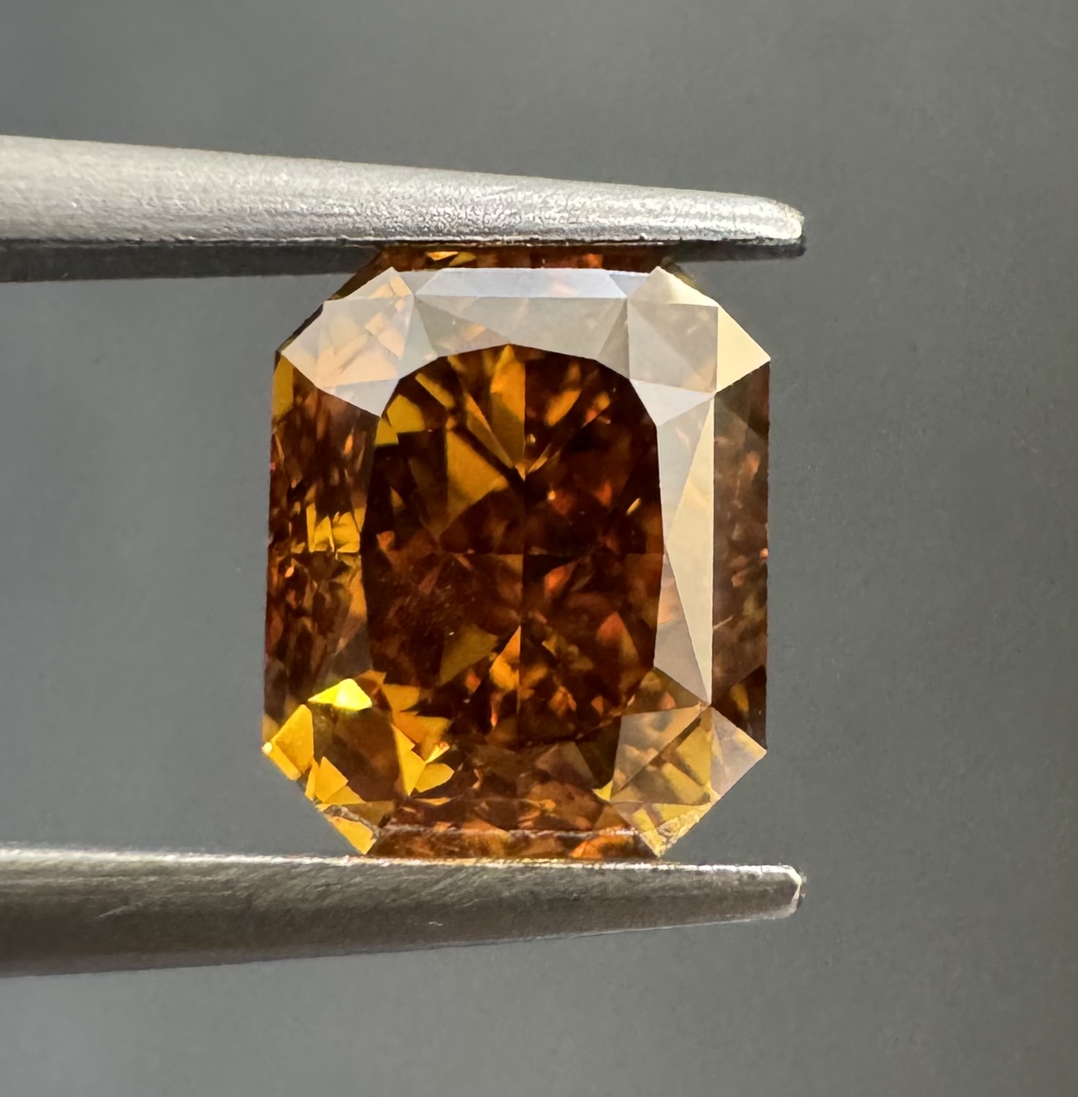 1.01ct Radiant SINGLE image 2 of 3